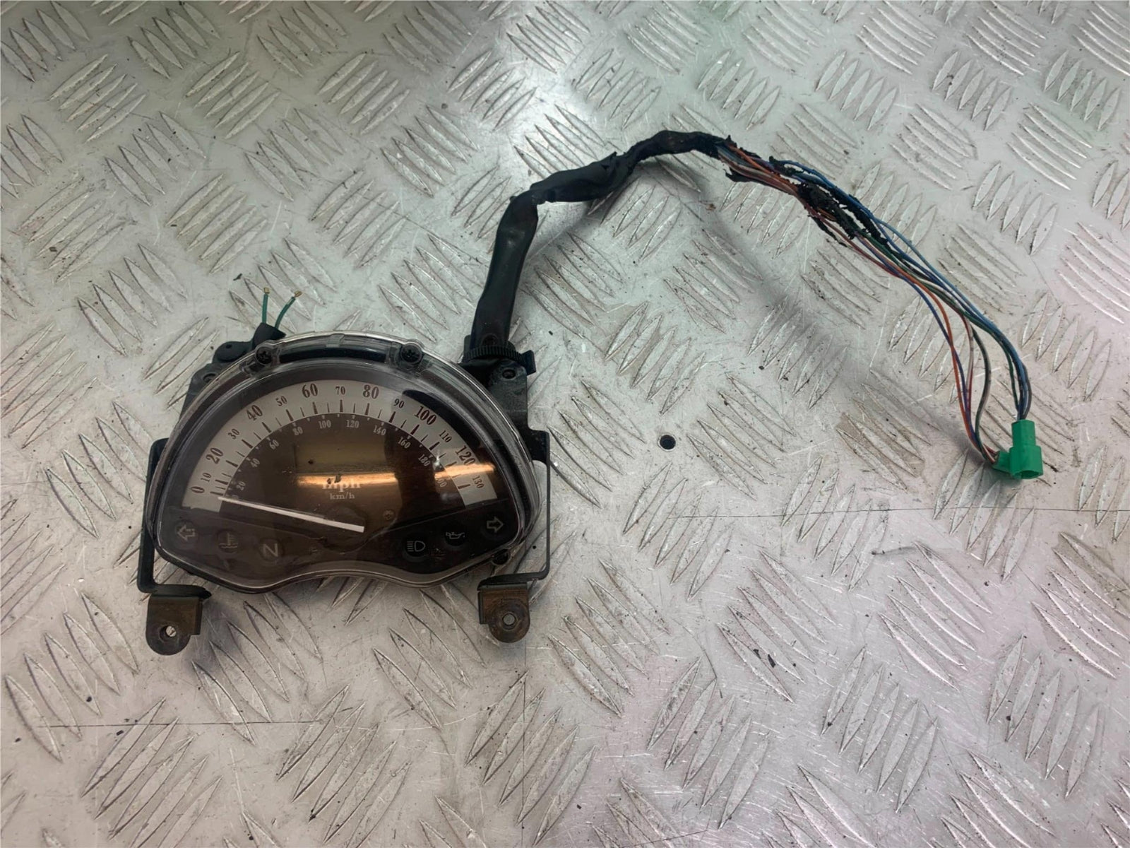 HONDA VTX1300 S-6  CLOCKS SPEEDO DASH YEAR 2004-09 (CMB1159)