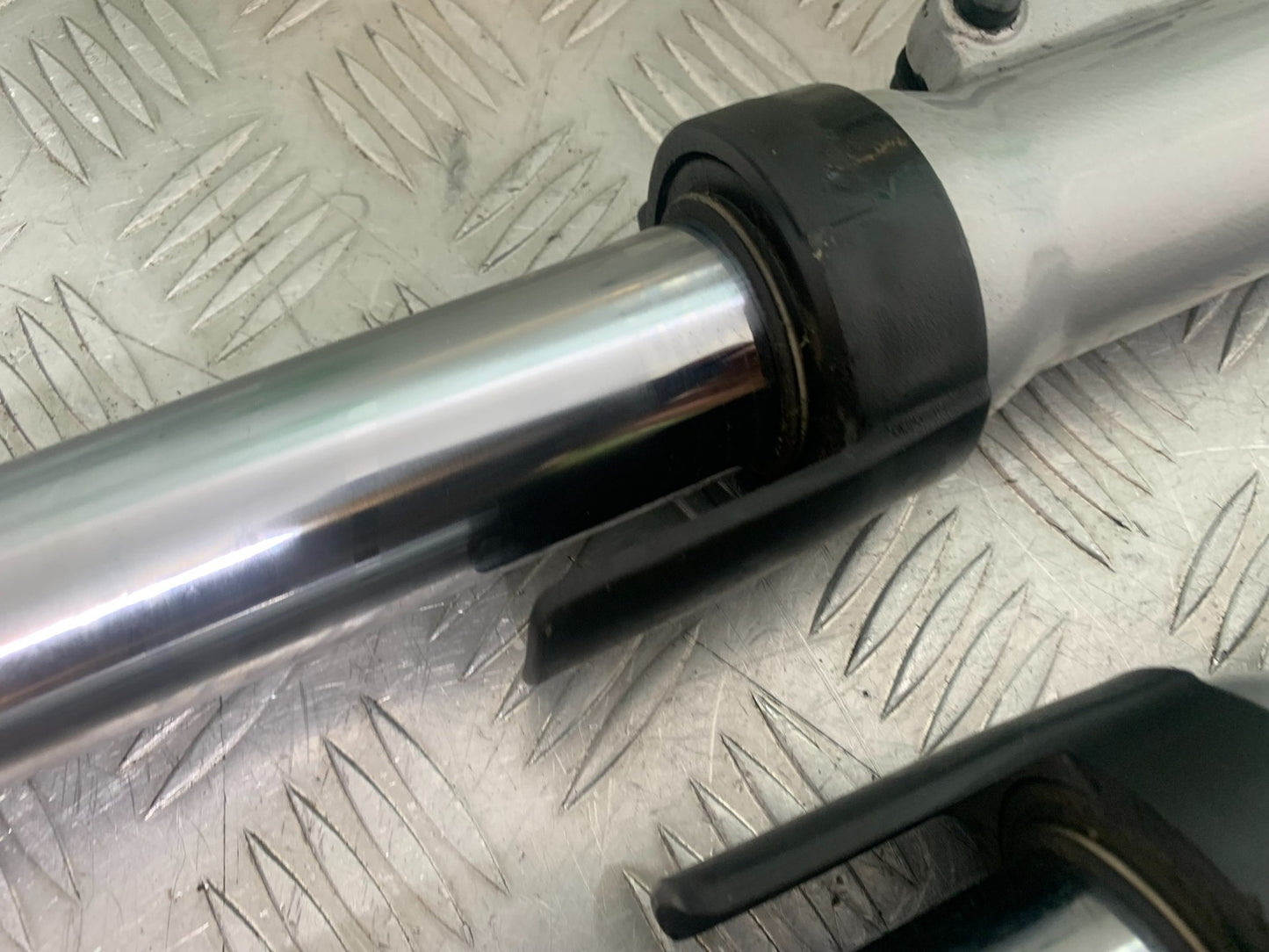 TRIUMPH 955i SPRINT ST FORKS  1999-2004 (CMB1176)