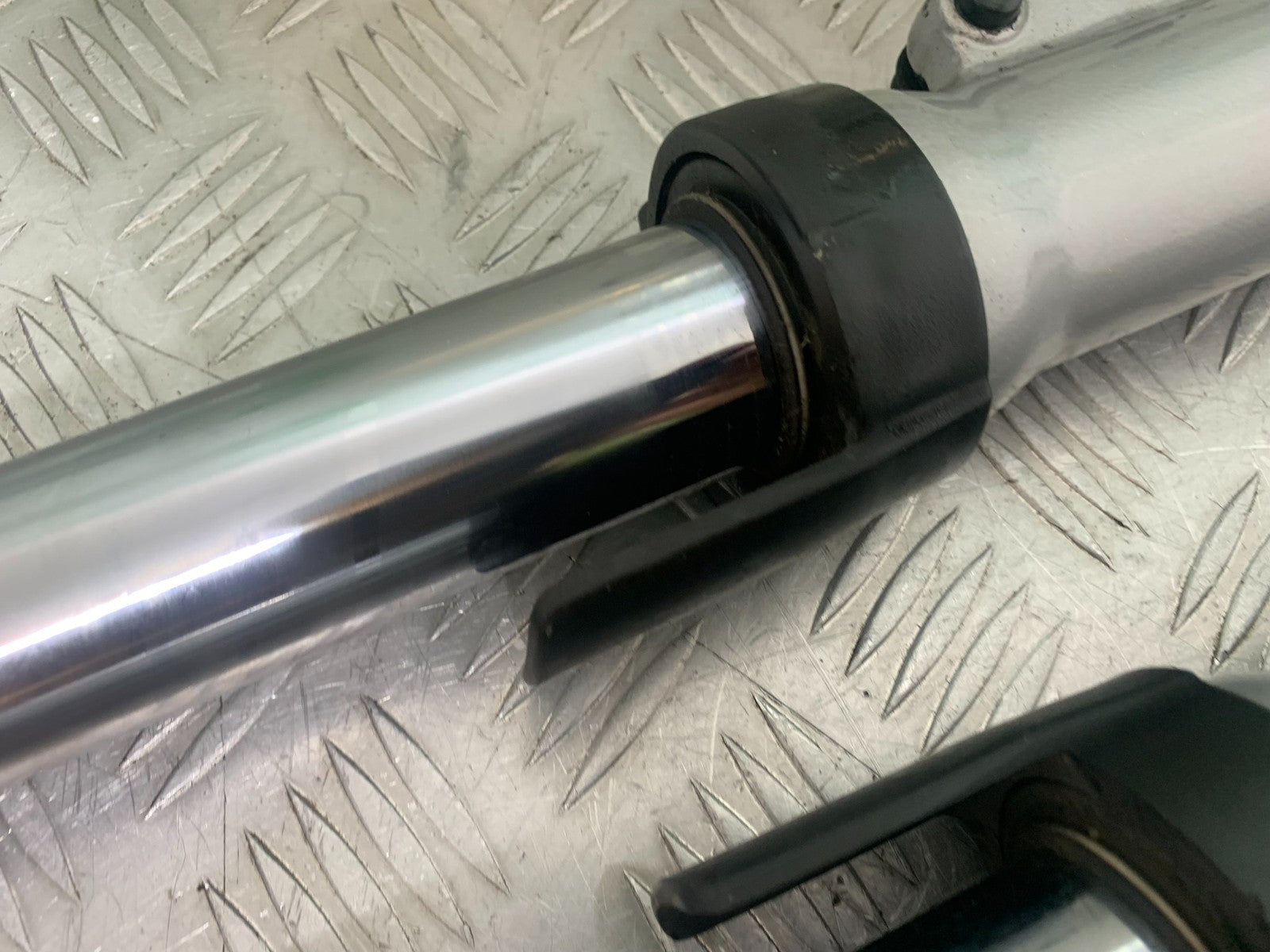 TRIUMPH 955i SPRINT ST FORKS  1999-2004 (CMB1176)