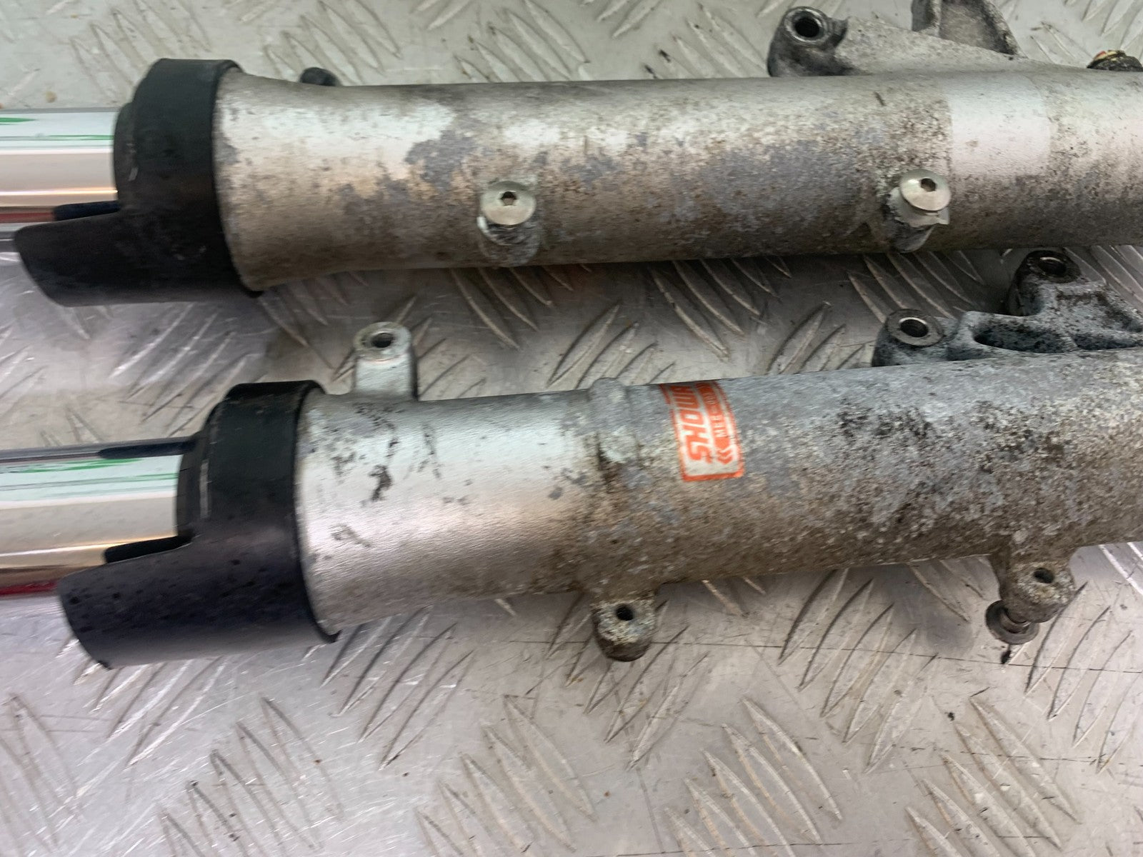 HONDA CBR600 CBR 600 RR FORKS (BENT SOLD AS PARTS)   YEAR 2003-2004 CMB1173)