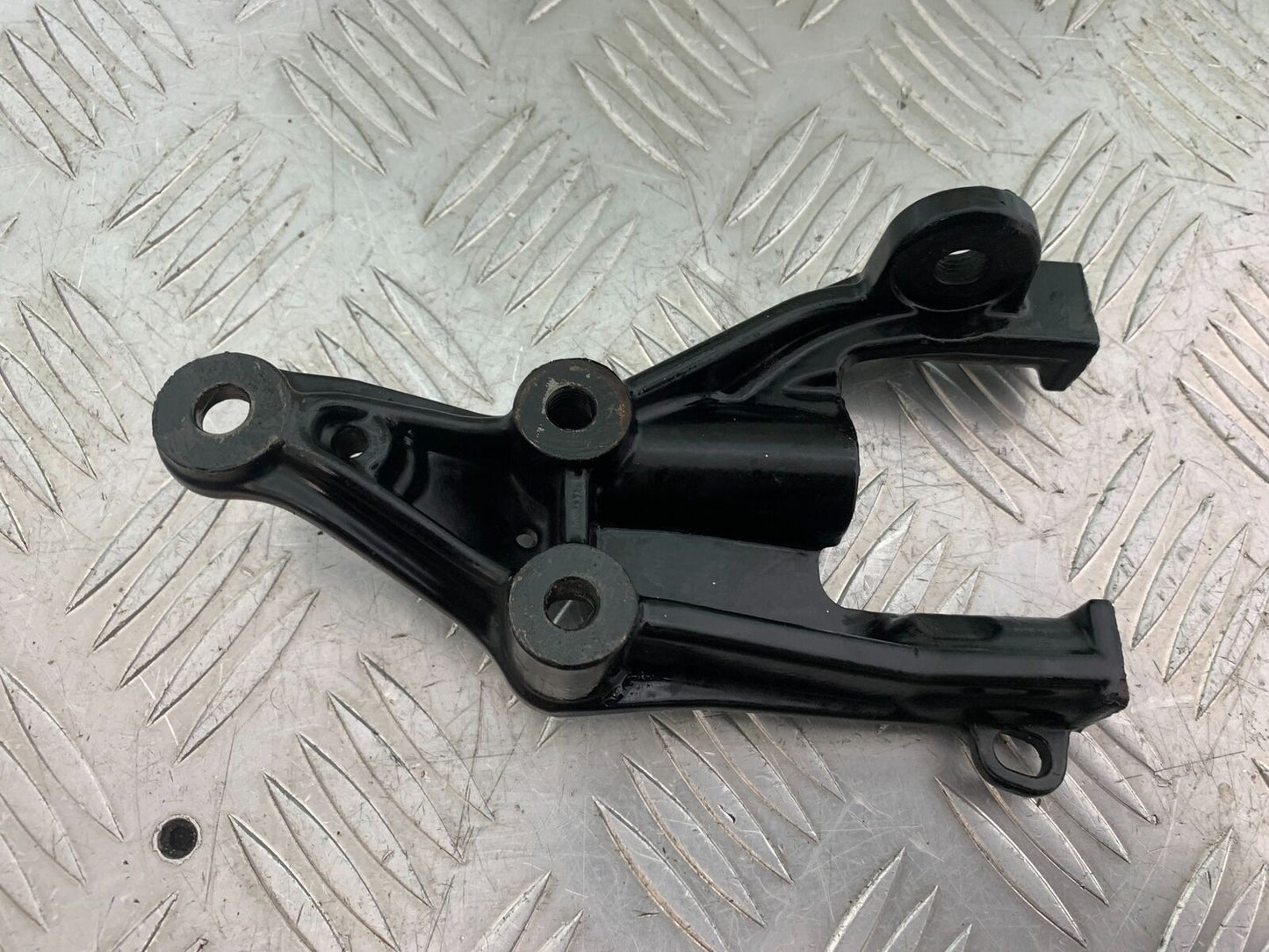 TRIUMPH THUNDERBIRD 1600 RIGHT HANGER   YEAR 2011 (CMB1107)
