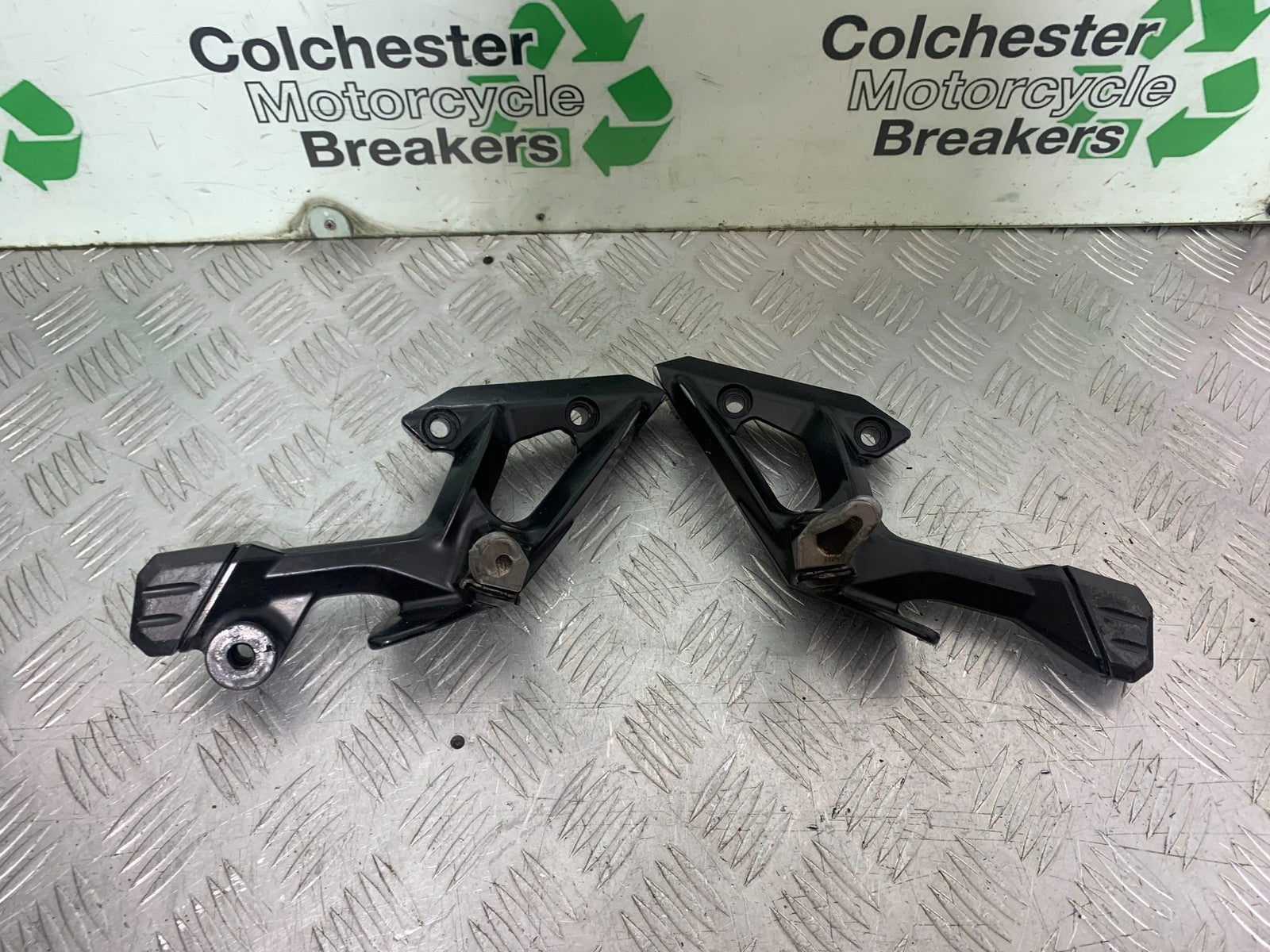 KAWASAKI GTR1400 GTR 1400 REAR HANGERS  YEAR 2007-2009 (CMB1306)