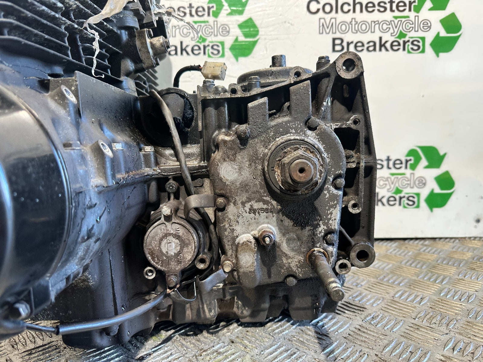 KAWASAKI Z750 ZR750 ZR-7S ENGINE YEAR 1999-05 (CMB1135)