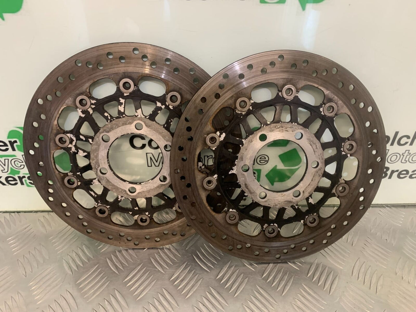 TRIUMPH 955I SPRINT RS FRONT BRAKE DISCS YEAR 1999-04 (STOCK 989)