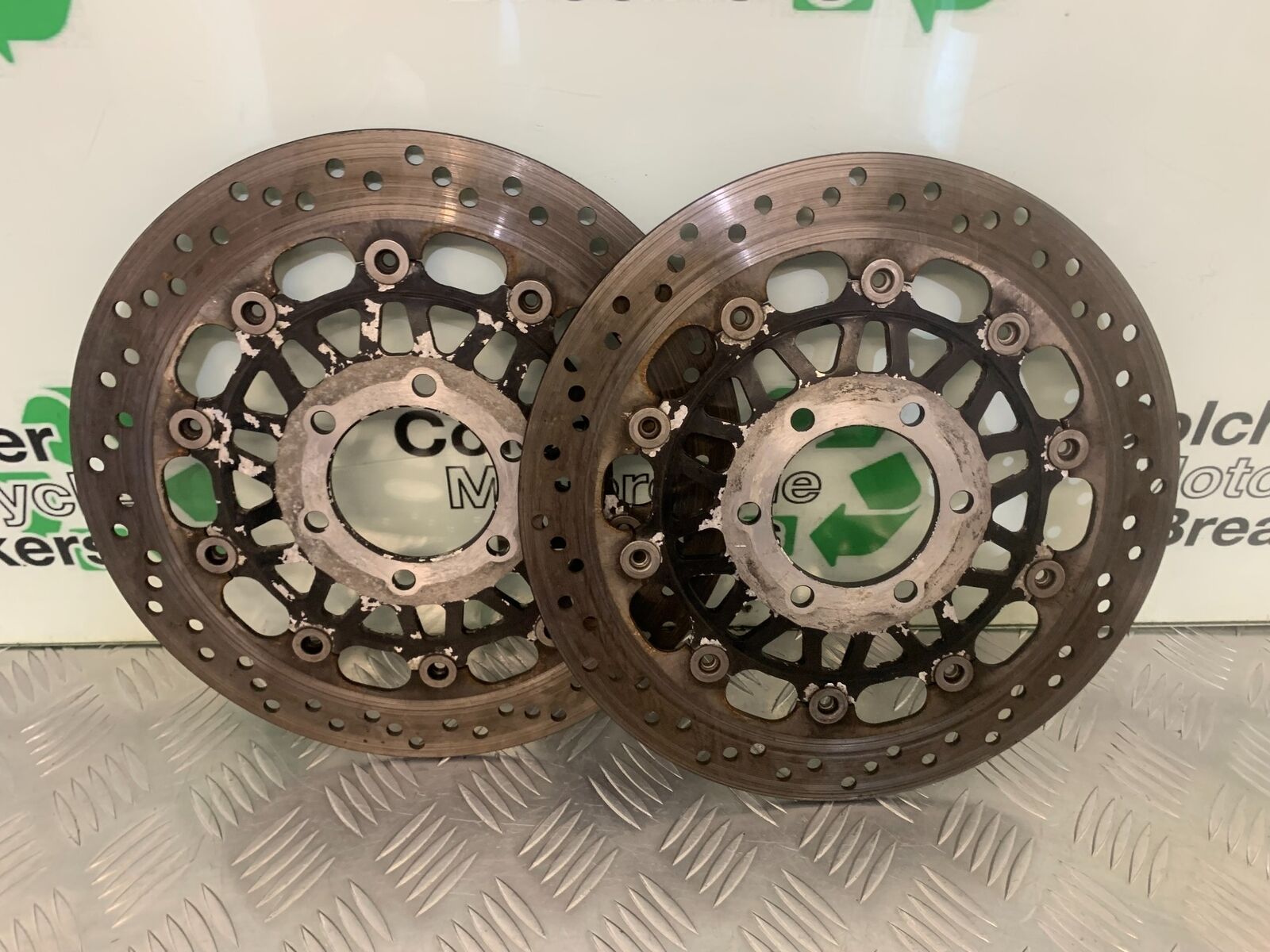 TRIUMPH 955I SPRINT RS FRONT BRAKE DISCS YEAR 1999-04 (STOCK 989)
