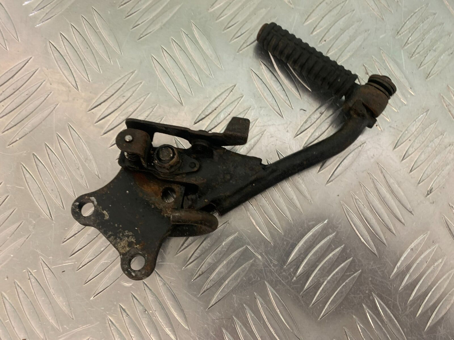 HONDA CBR 400 NC23 TRI-ARM GRAB RAIL  YEAR YEAR 1987-89 (STOCK 969)