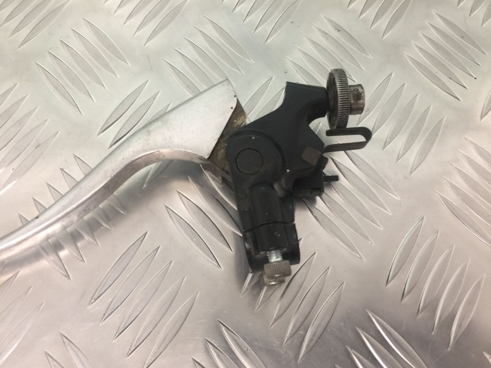 KAWASAKI ZX12R ZX12 R CLUTCH LEVER AND BRACKET YEAR 2000 (STOCK 913)