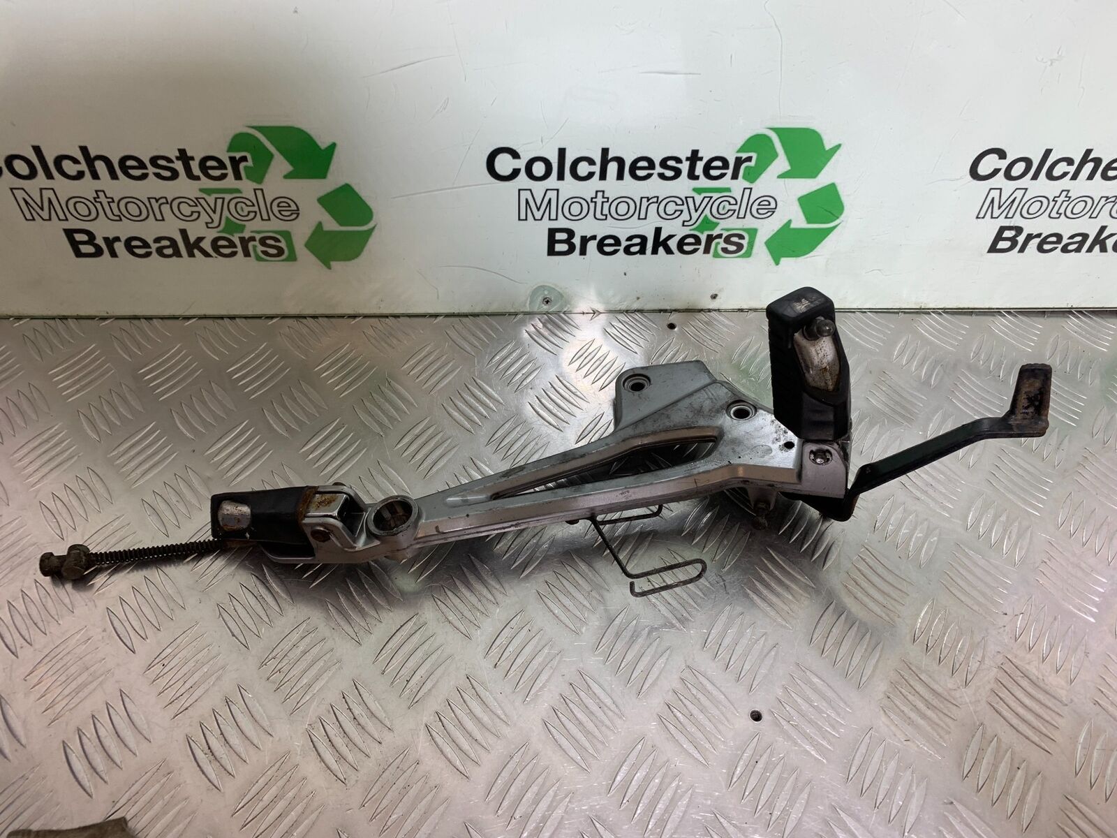 KAWASAKI ER5 ER 5 FRONT RIGHT HANGER YEAR 1997-2007 (CMB1003)