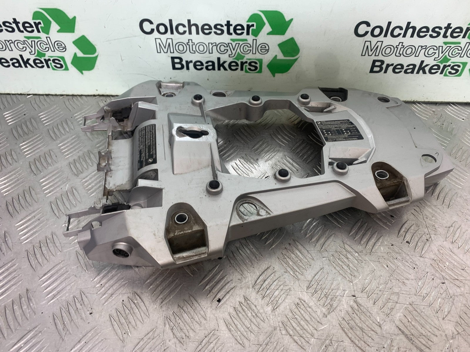 BMW R1200 R 1200 GS LOWER RACK MOUNTING PLATE  YEAR 2013-2016 (CMB1257)