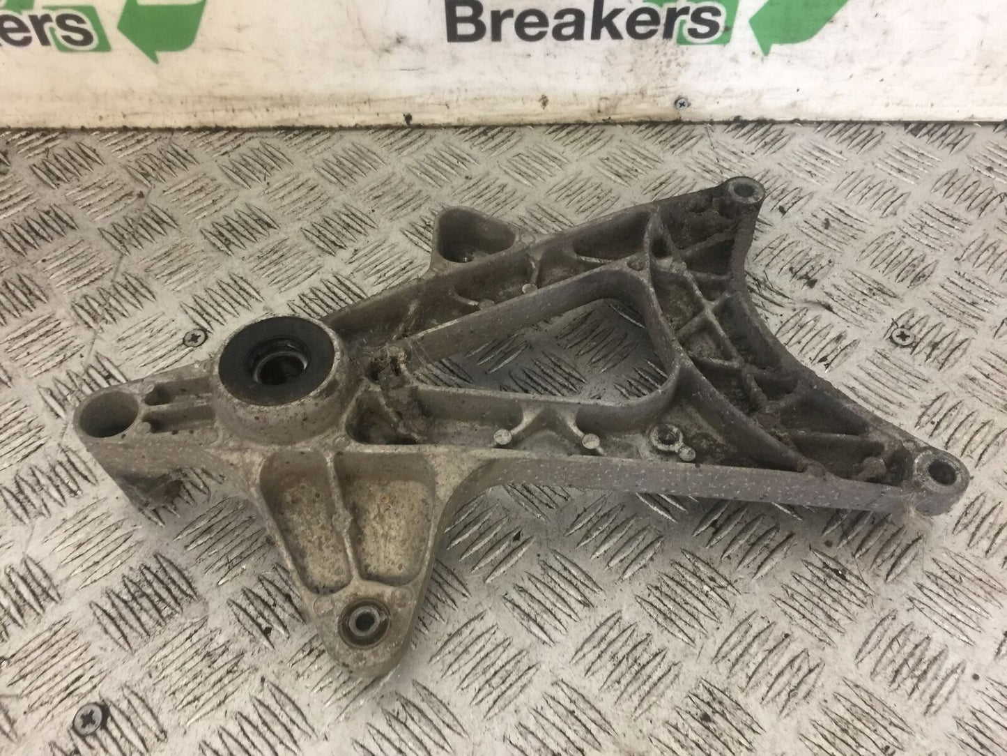 HONDA PCX125 PCX 125 SILENCER BRACKET YEAR 2010-2013 (STOCK 721)