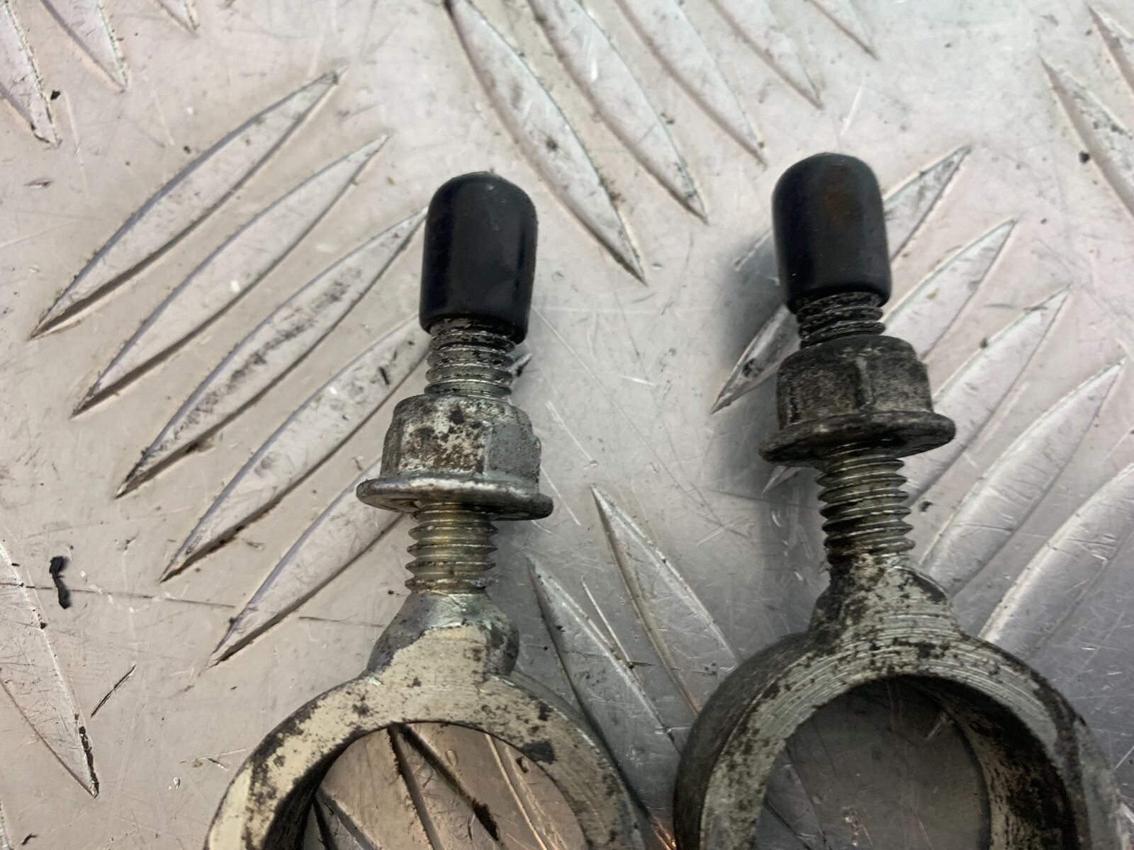 HARLEY DAVIDSON XL883 N IROD CHAIN ADJUSTERS   YEAR 2020  (CMB1116)
