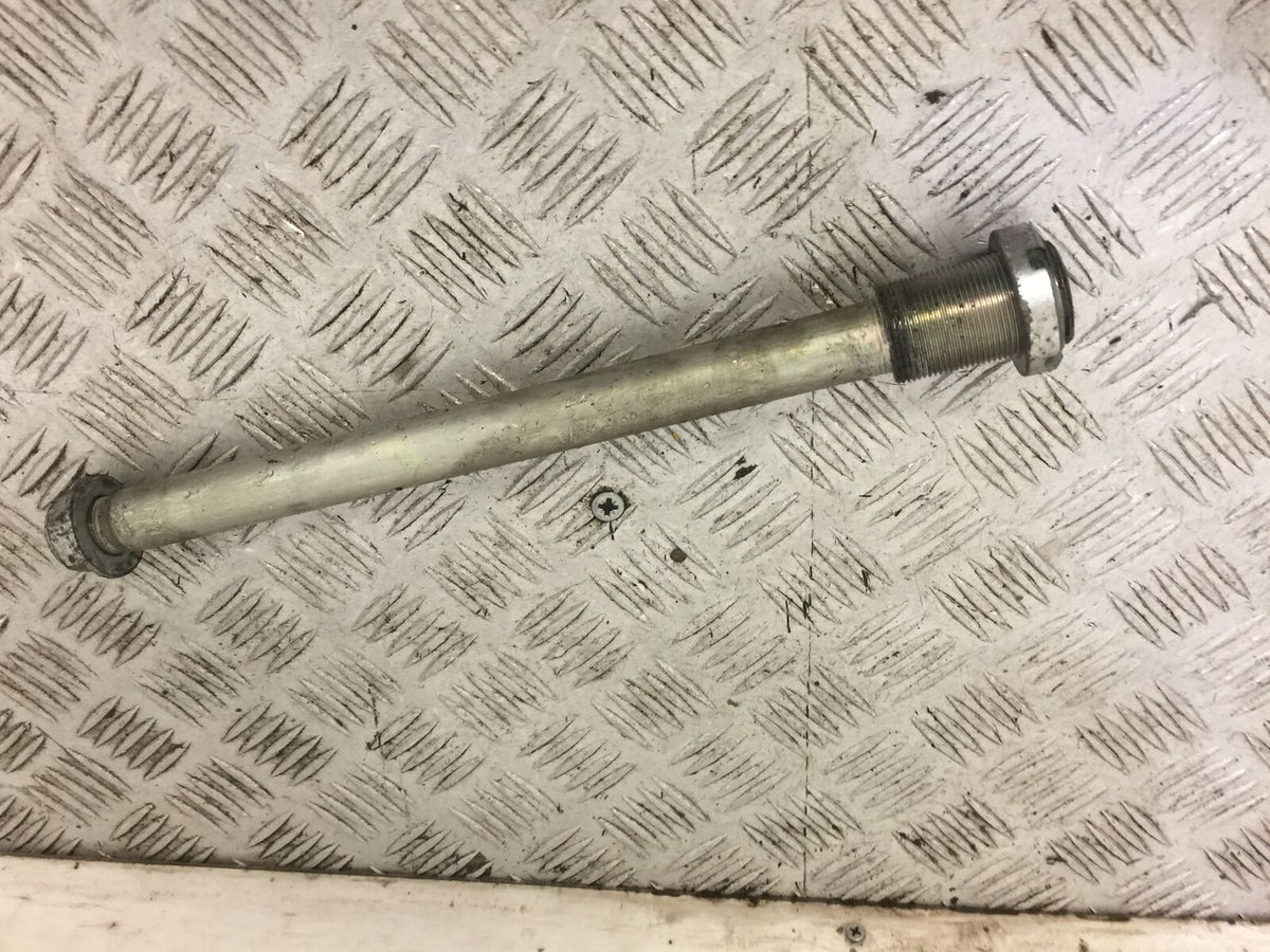 SUZUKI GSXR600 GSXR 600 K8 SWINGARM SPINDLE YEAR 2008-09  (STOCK 686)