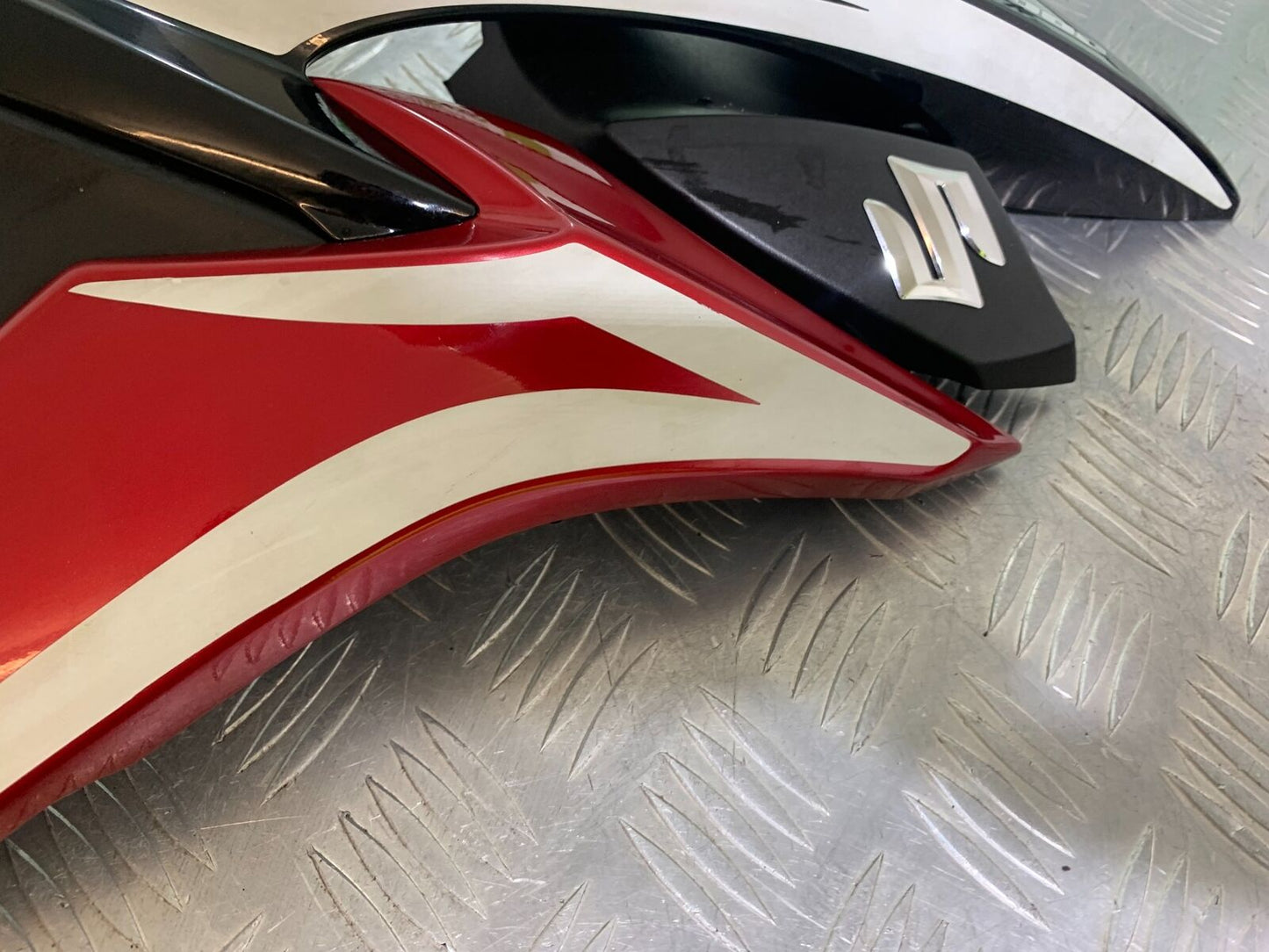 SUZUKI GSX S 1000 GSX-S 1000 LEFT FAIRING PANEL  YEAR 2016-2019 (CMB1082)