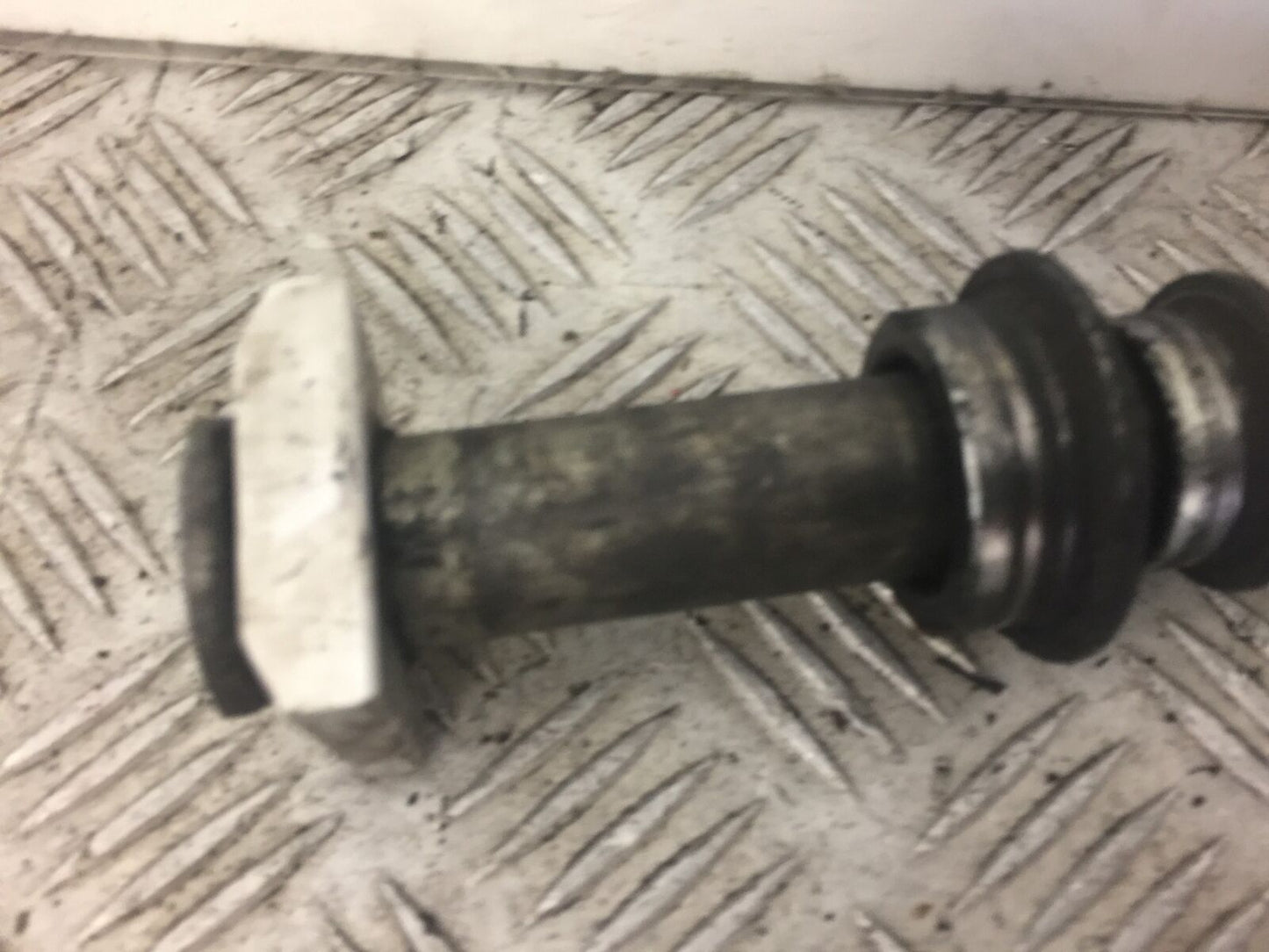 KAWASAKI ZX12R ZX12 R REAR WHEEL SPINDLE YEAR 2000