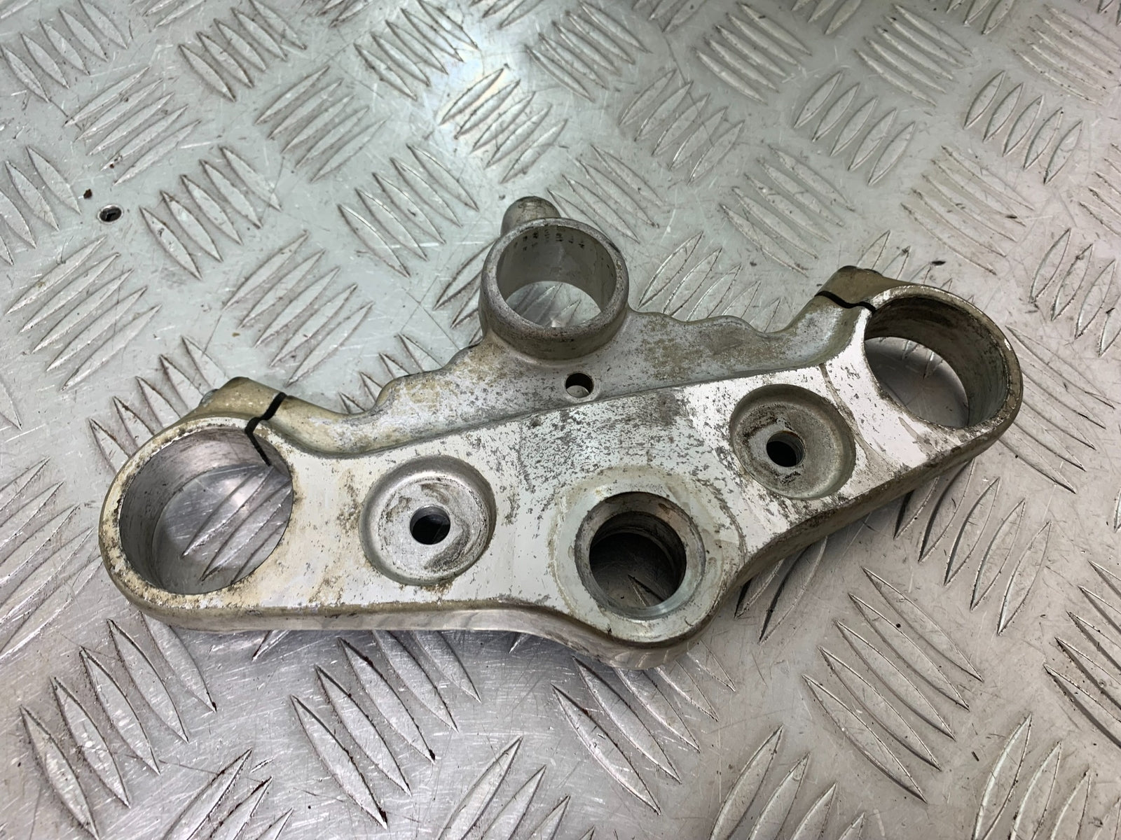 TRIUMPH T509 SPEED TRIPLE TOP YOKE   YEAR 1997-1998 (CMB1144)