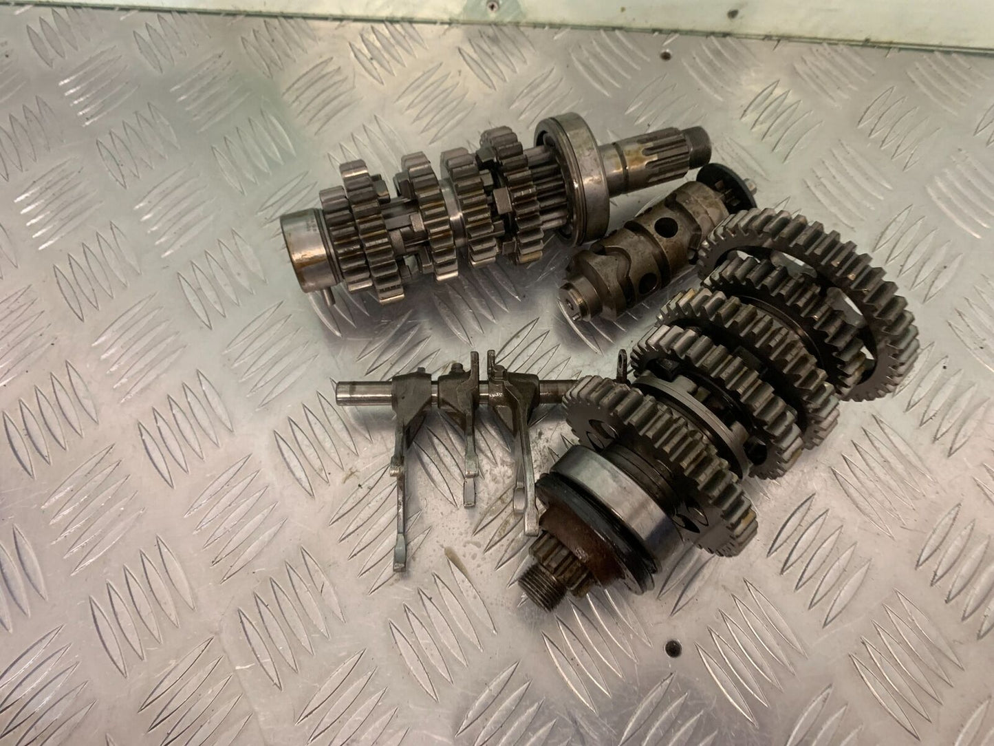 TRIUMPH 885 TIGER GEARBOX YEAR 2000