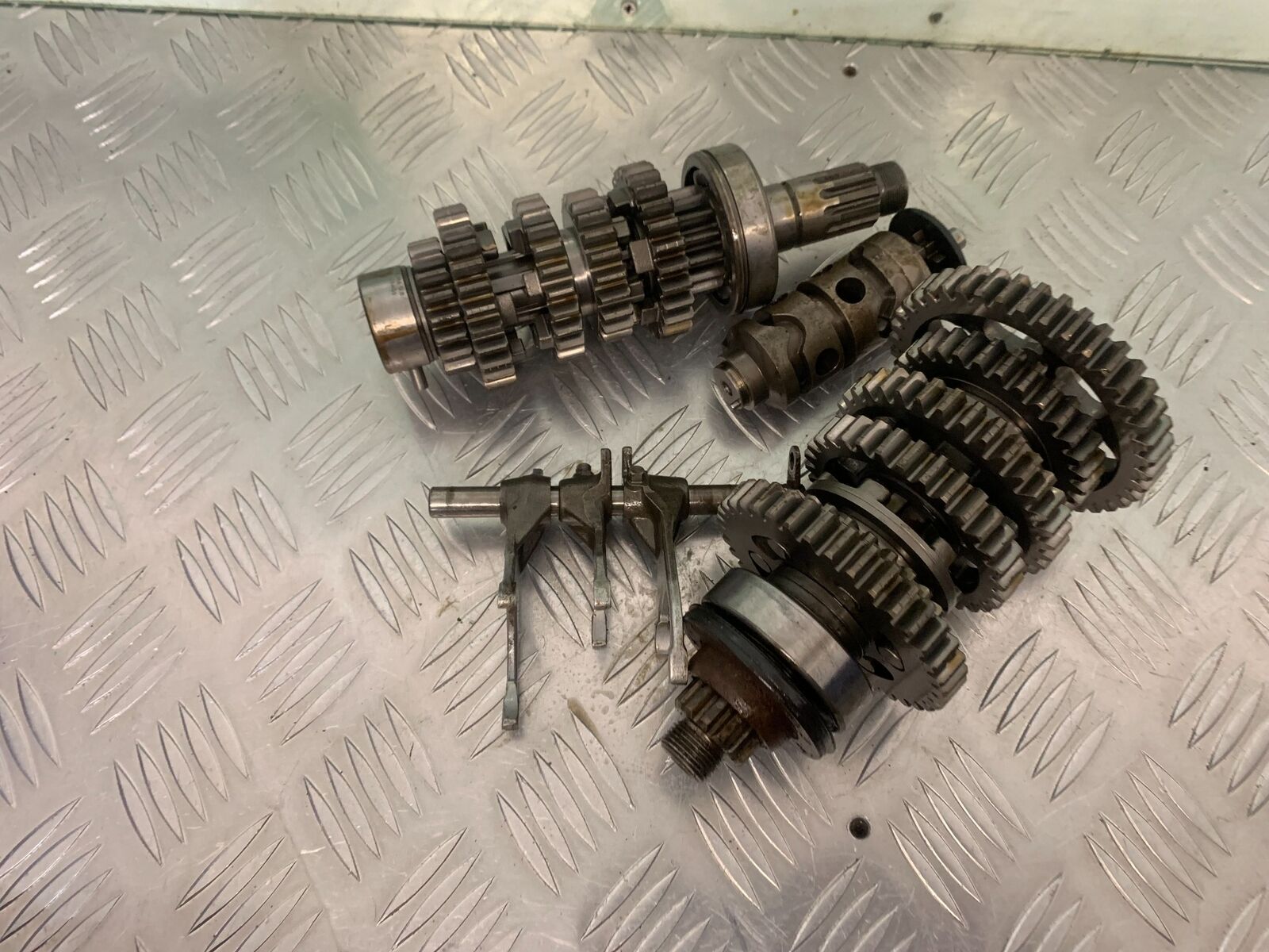 TRIUMPH 885 TIGER GEARBOX YEAR 2000