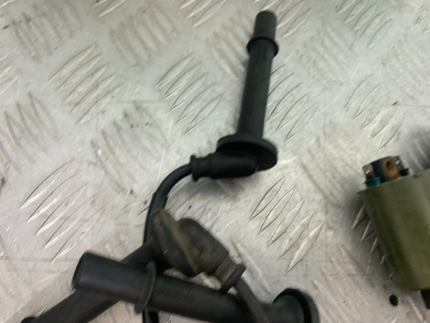 HONDA VFR800 PRE V-TEC COILS AND CAPS   YEAR 1998-2001 (CMB1233)