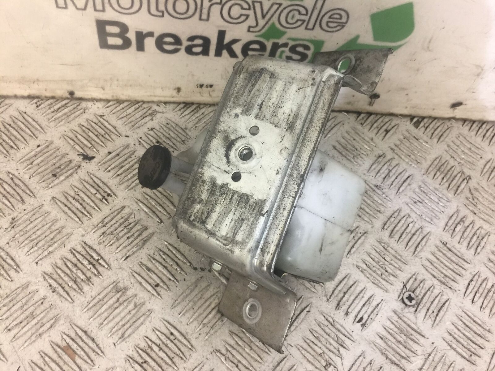 SUZUKI DL 650 V-STROM COOLANT BOTTLE YEAR 2017 (STOCK 638)