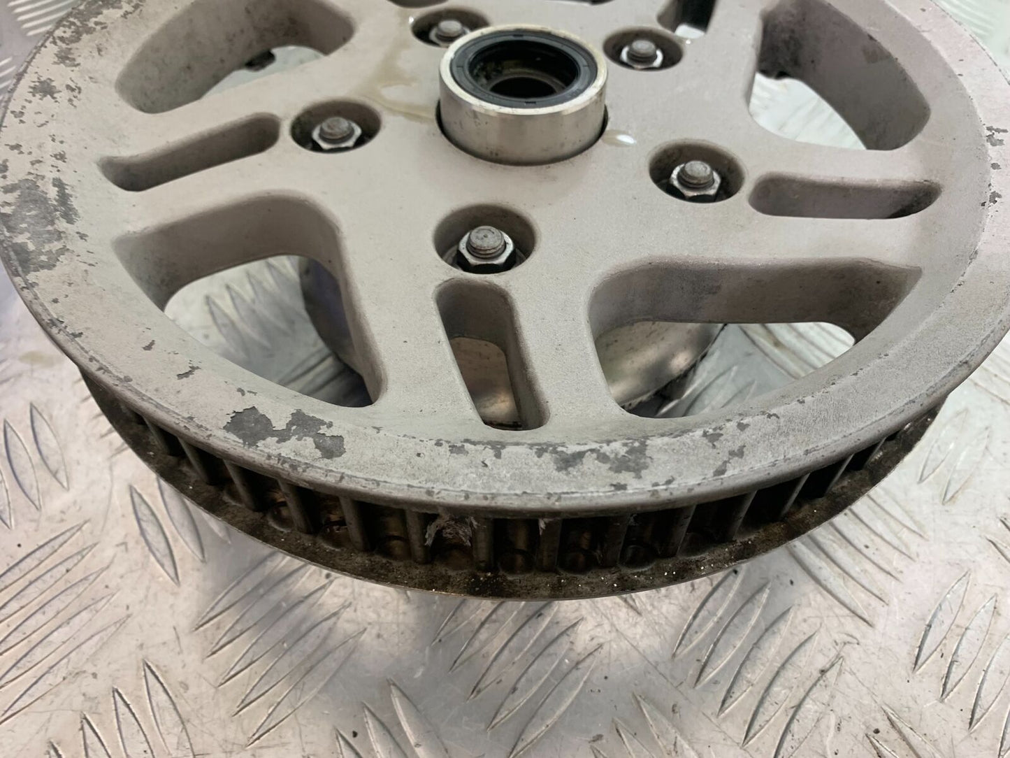 TRIUMPH THUNDERBIRD 1600 REAR PULLEY  YEAR 2011 (CMB1107)