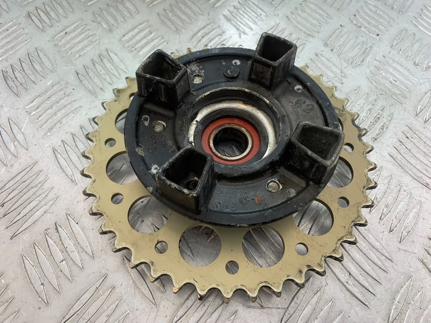 KAWASAKI Z750 Z 750 SPROCKET CARRIER  YEAR 2004-2006  (CMB1104)