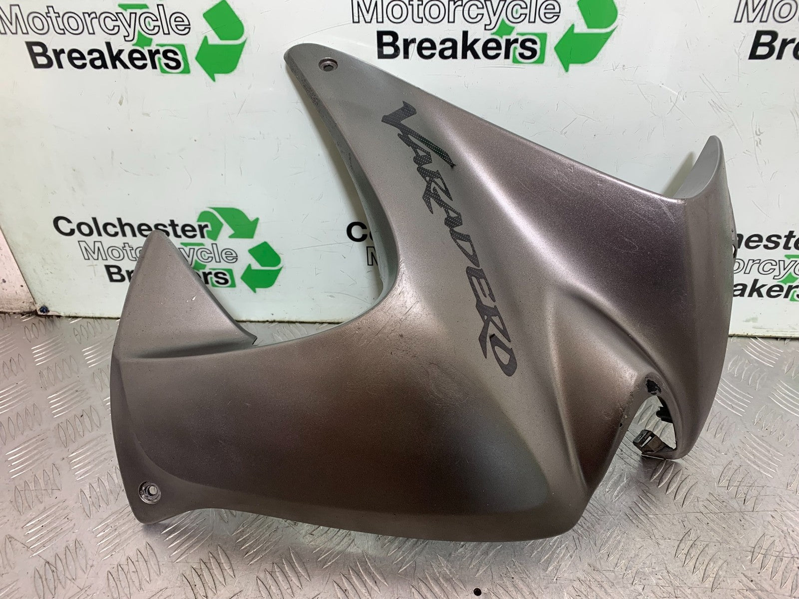 HONDA XL125 VARADERO RIGHT FAIRING PANEL  YEAR 2001-2006  (CMB1304)