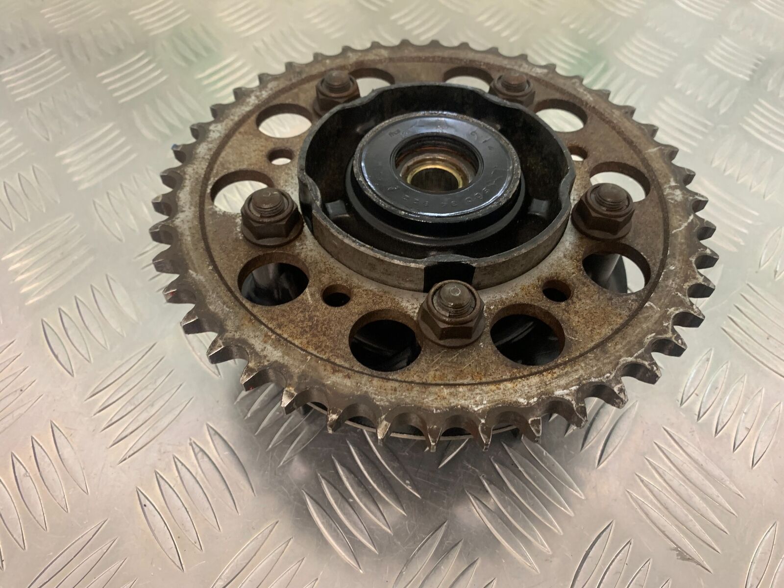 HONDA CBR1100 BLACKBIRD REAR SPROCKET CARRIER YEAR 1999-05 (STOCK 961)