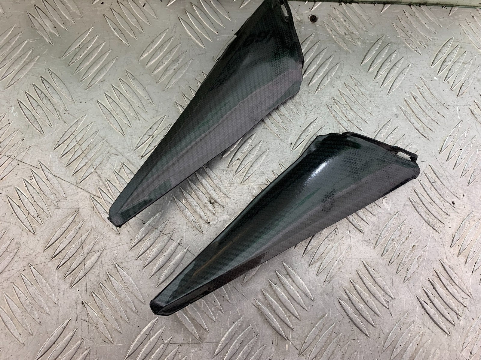 HONDA CBR1000 RR CBR1000RR FIREBLADE TANK INFILLS 2008-2011 (CMB1179)
