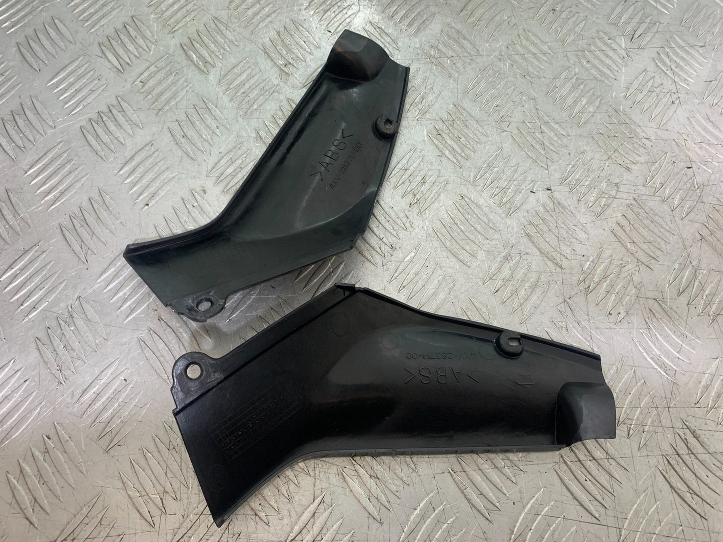 YAMAHA YZF R1 4XV CARBON LOOK TOP FAIRING INFILLS  YEAR 1998-99 (CMB1291)