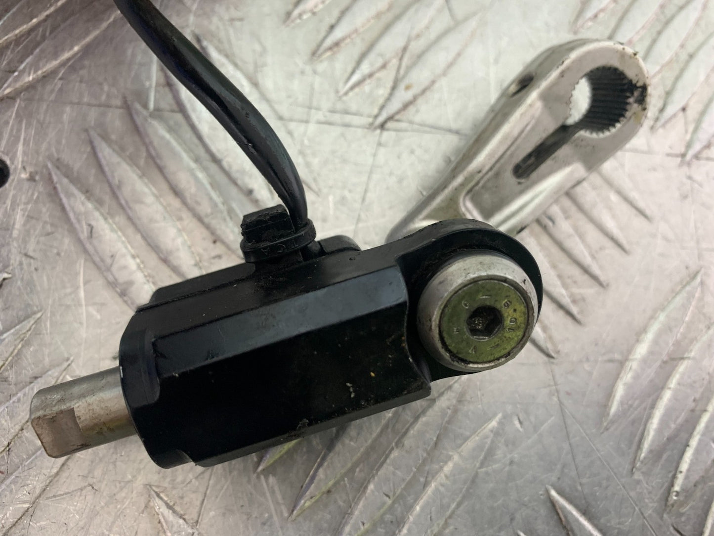 APRILIA RSV4 FACTORY QUICK SHIFTER   YEAR 2009-2012 (CMB1224)