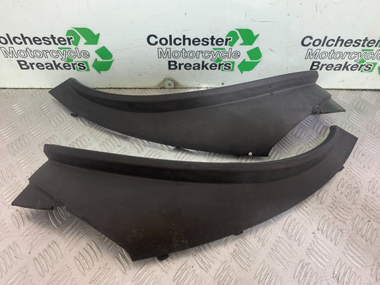 PIAGGIO MP3 250 ie LEFT AND RIGHT SIDE PANELS   YEAR 2007 (CMB1307)