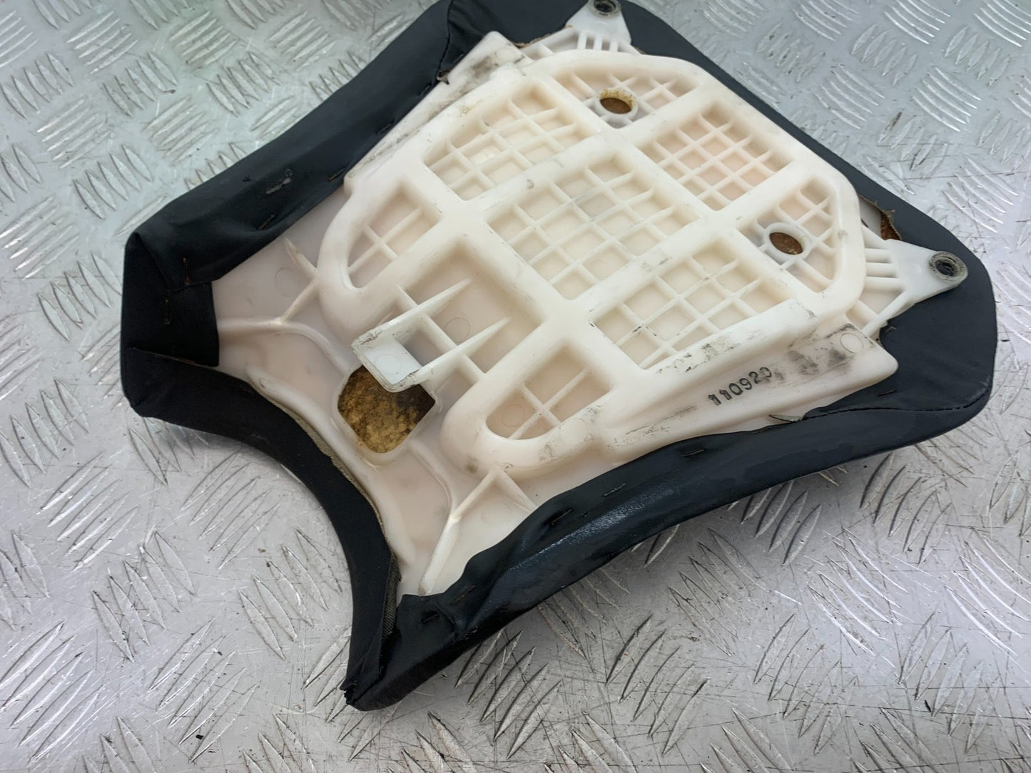 YAMAHA YZF R1 4XV FRONT SEAT  YEAR 1998-99 (CMB1291)