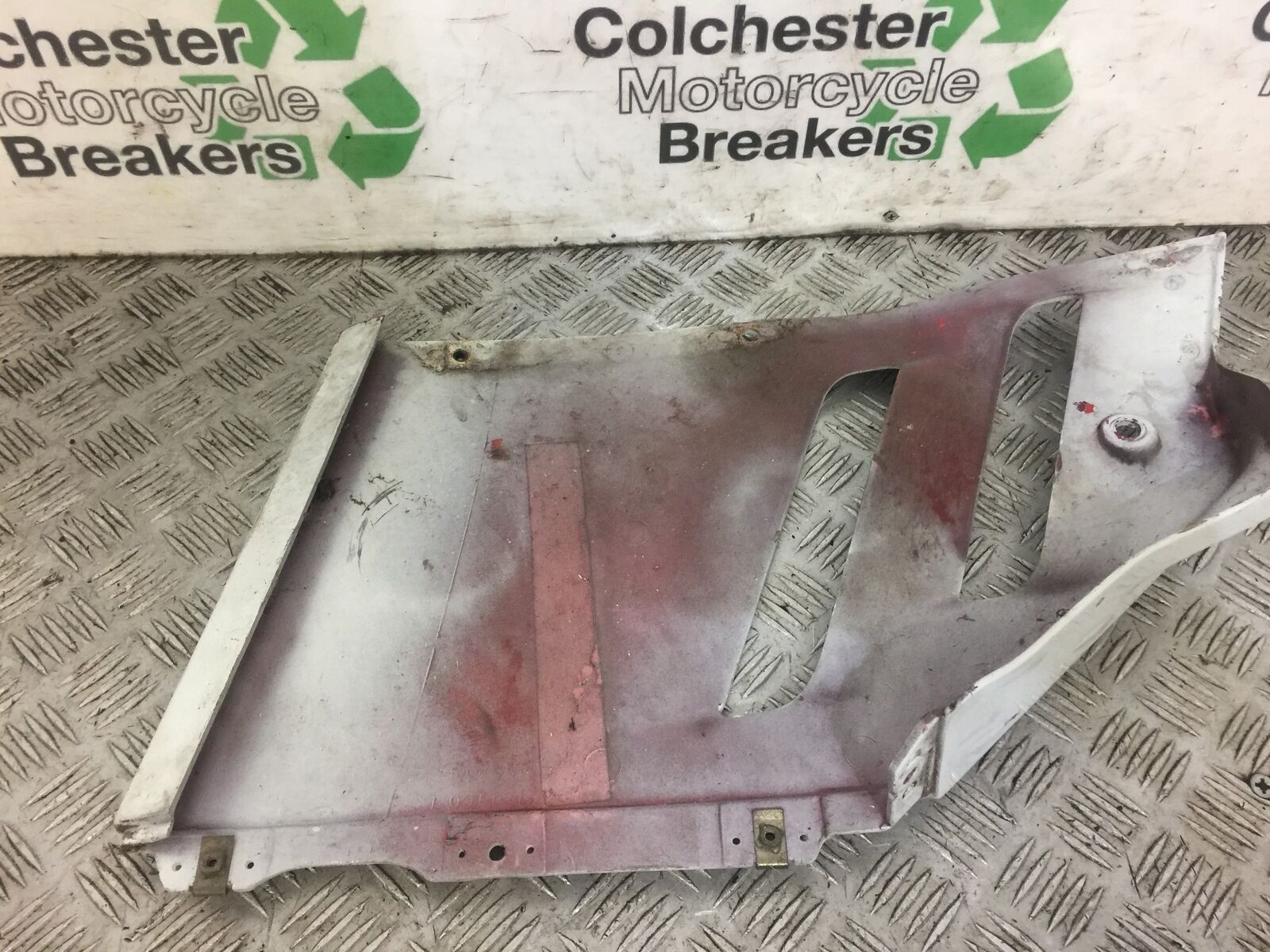 SUZUKI GSXR750 SLINGSHOT LEFT MIDDLE FAIRING PANEL  YEAR 1989 (STOCK 486)