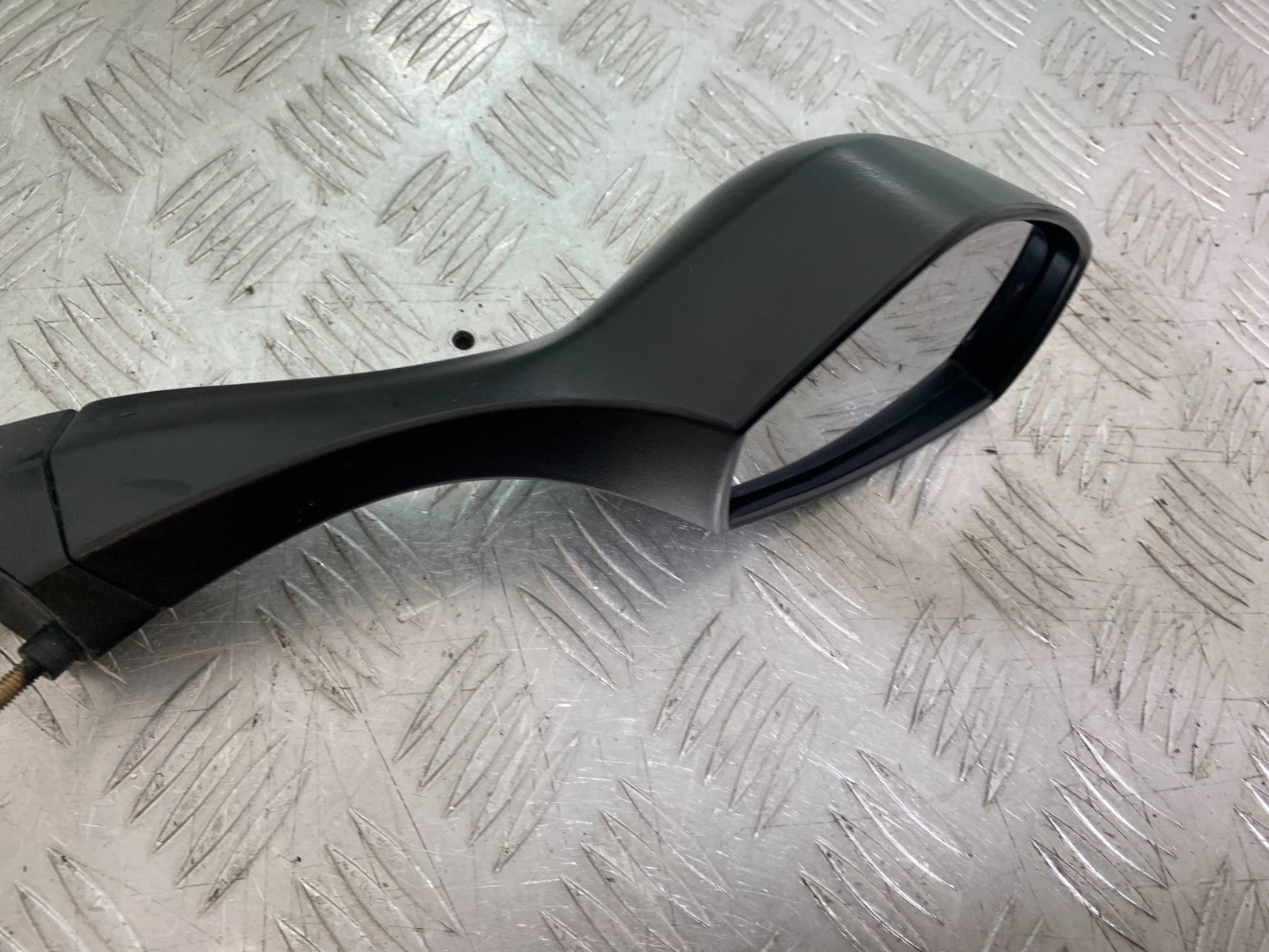 TRIUMPH 1050 SPRINT ST RIGHT MIRROR  2003-2011 (CMB1285)