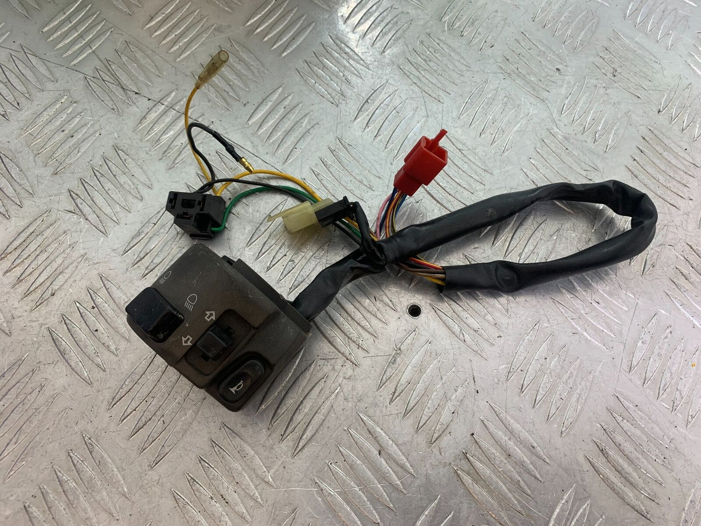 YAMAHA XJR1300 XJR 1300 LEFT SWITCH GEAR   YEAR  1999-2003 (CMB1119)