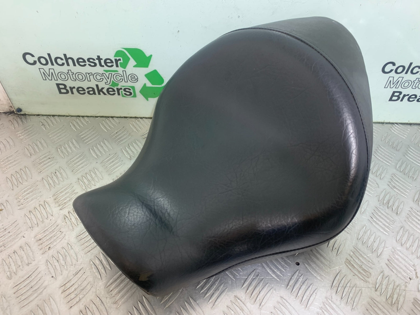 HONDA VTX1300 S-6 FRONT SEAT    YEAR 2004-09 (CMB1159)