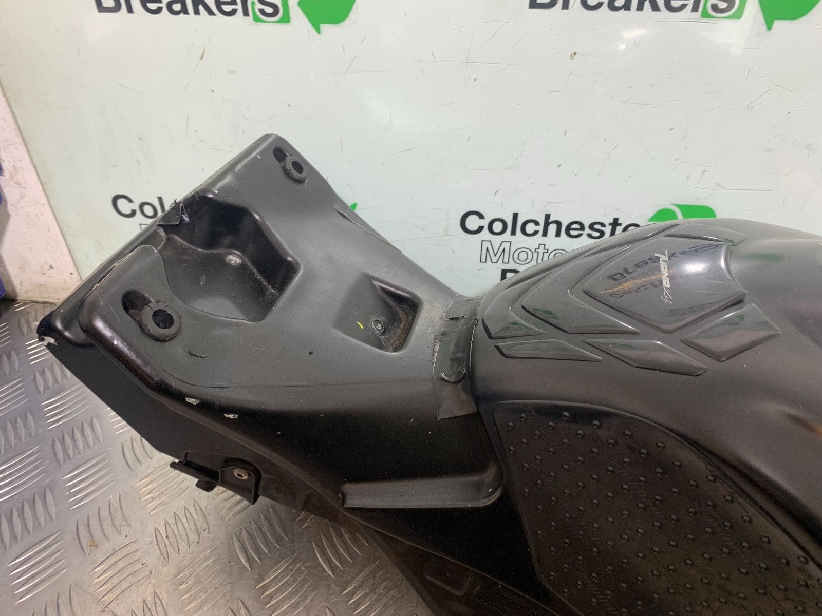 APRILIA TUONO 1000 V4R PETROL TANK  YEAR 2011-13  (CMB1316)