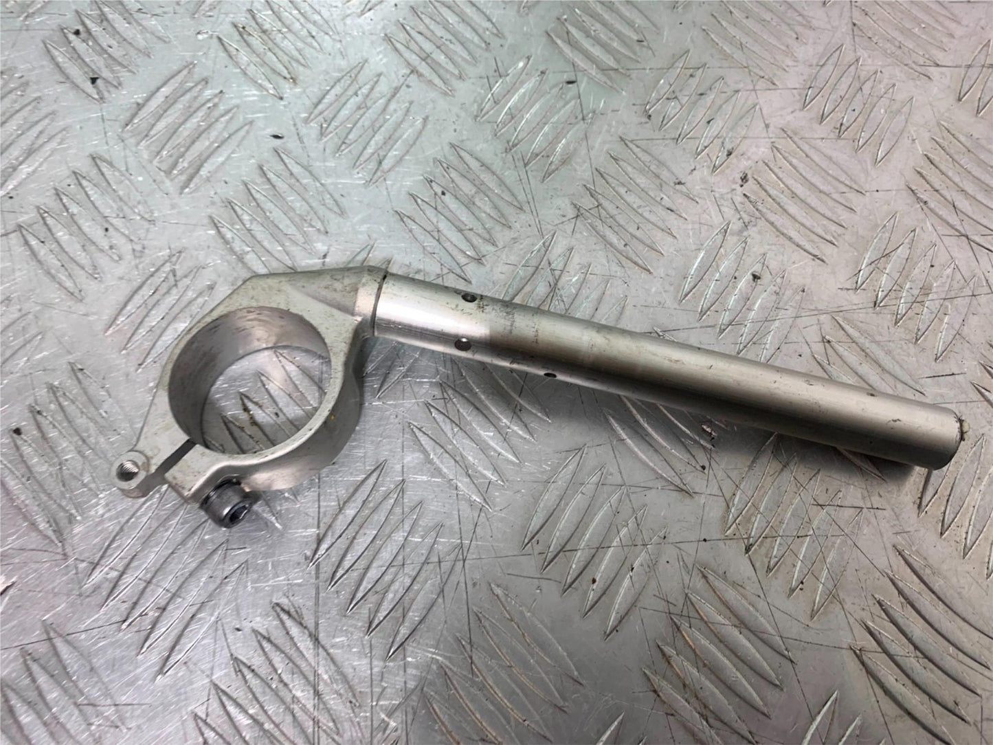 YAMAHA YZF R1 4C8 RIGHT HANDLEBAR  YEAR 2007-2008 (CMB1237)