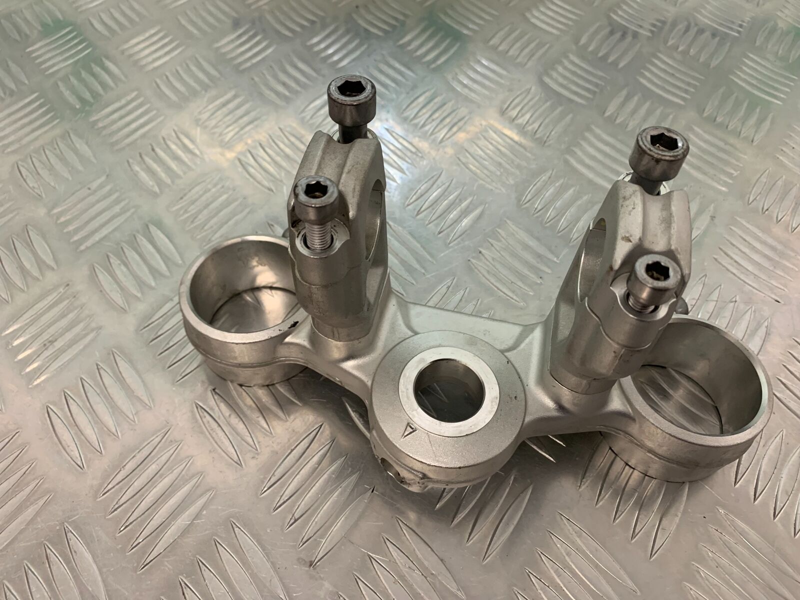TRIUMPH TIGER 800 XCX TOP YOKE  YEAR 2015-2017  (STOCK 966)