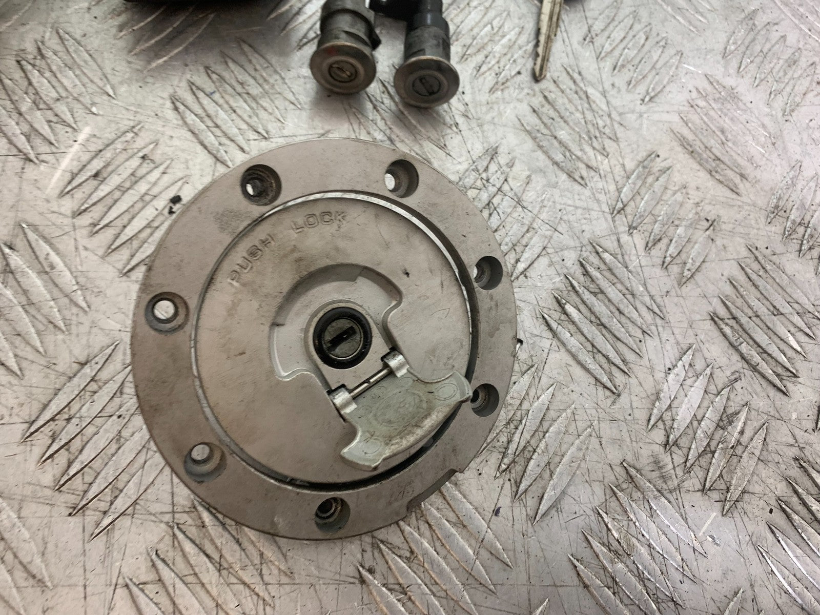 HONDA NT650 V DEAUVILLE ECU LOCKS AND KEY   YEAR 1998-01(CMB1320)