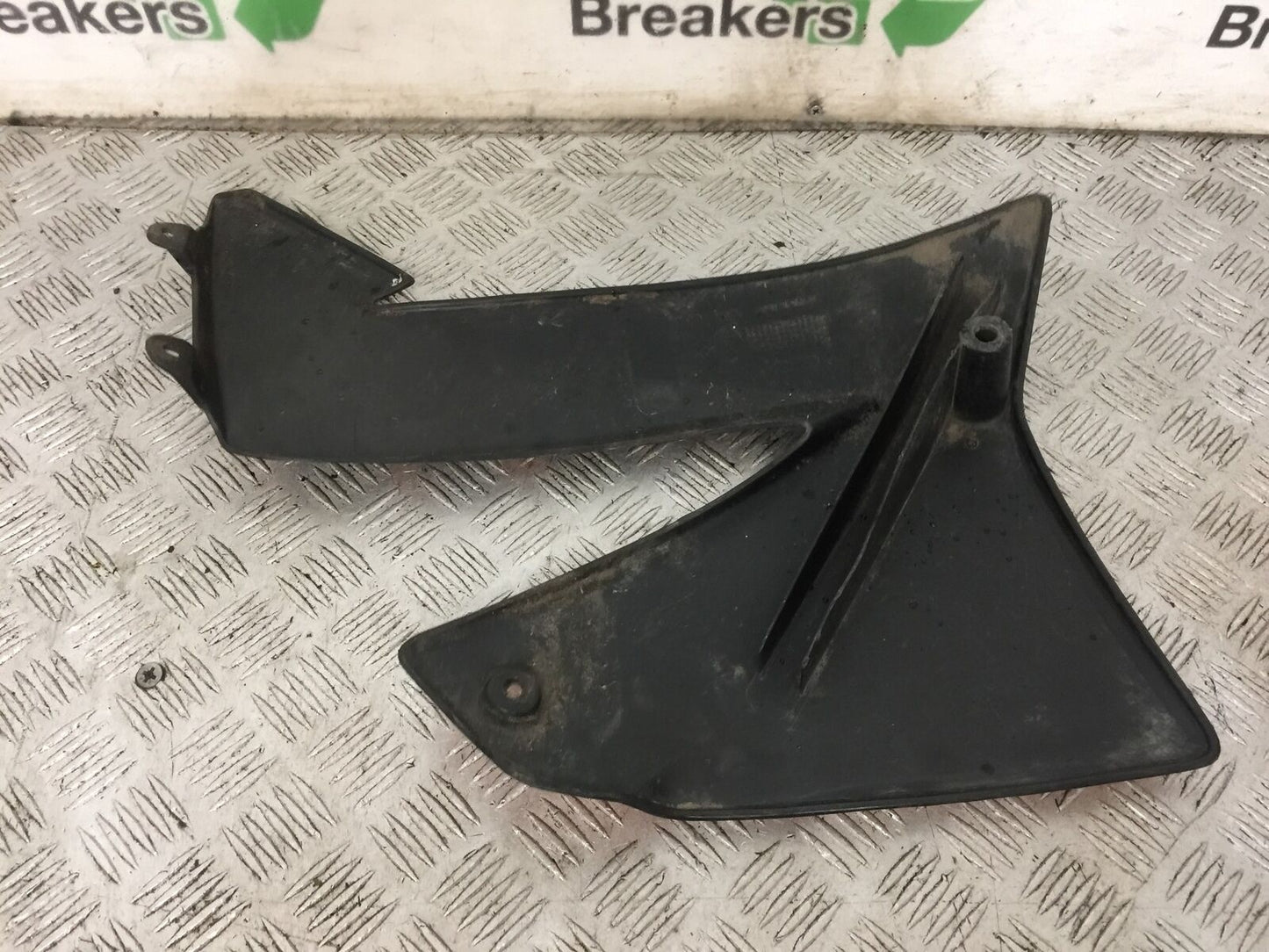 KTM400 KTM 400 LC4-E RIGHT TANK PANEL  YEAR 2000 (STOCK 898)