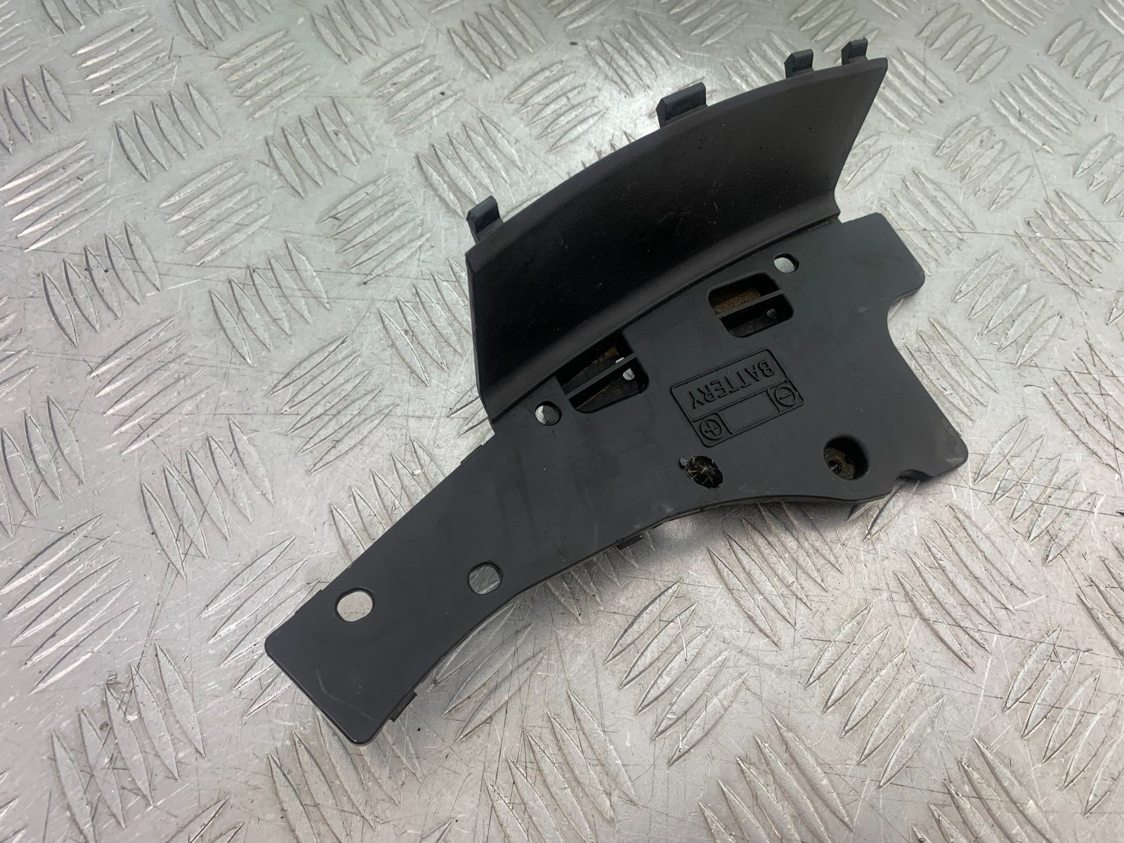 SUZUKI AN 200 UH 200 BATTERY COVER   YEAR 2007-2009 (CMB1256)