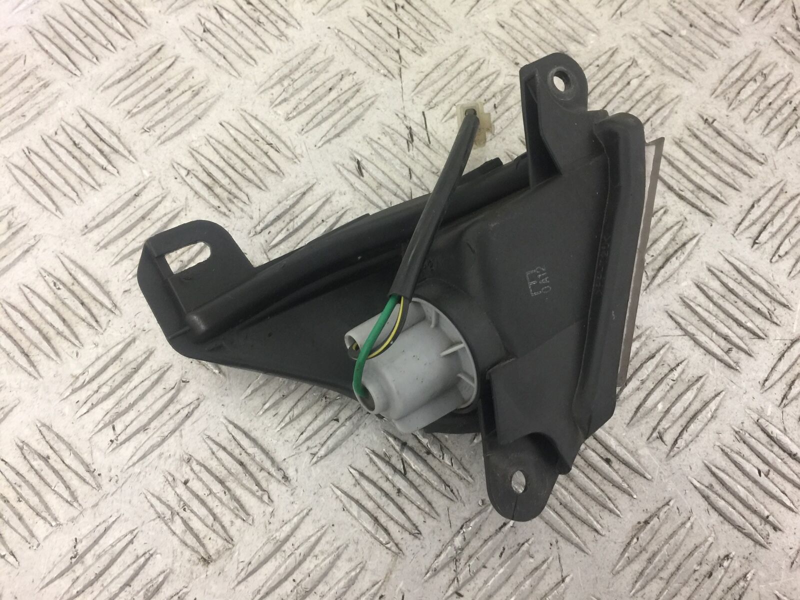 KAWASAKI ZX6R FRONT RIGHT INDICATOR YEAR 2009-2012  (STOCK 626)