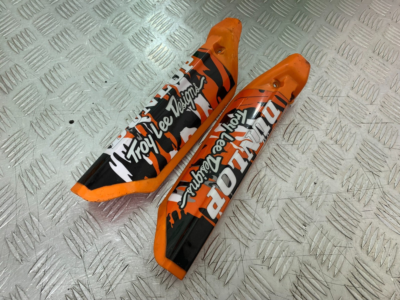 QINGQI QM125 GY-2B FORKS GUARDS YEAR 2016 (CMB1228)