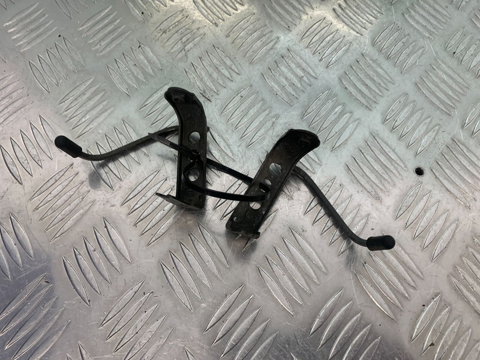 SUZUKI SV1000 SV 1000 K4 BRACKETS  YEAR 2004 (STOCK 990)