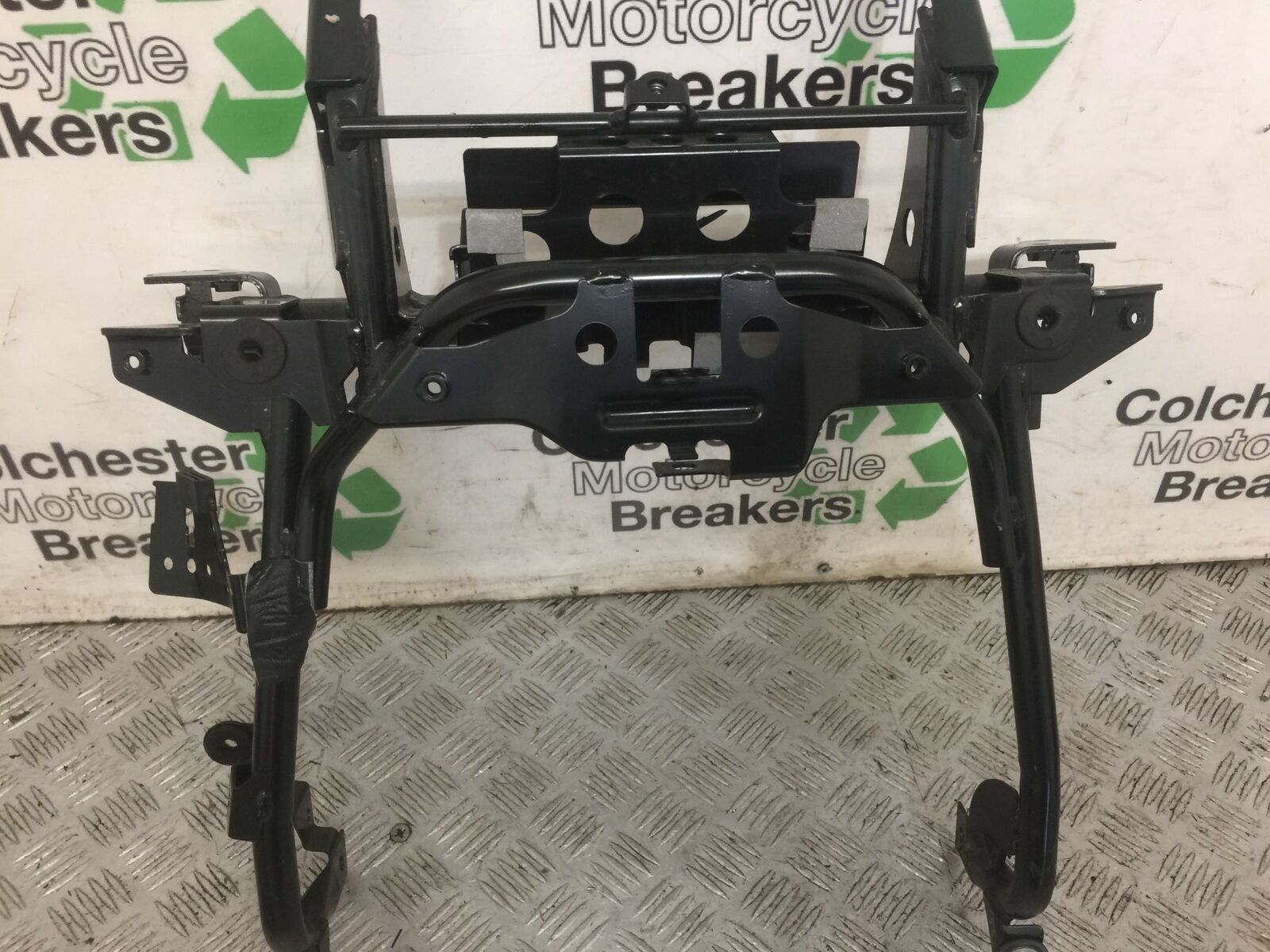 SUZUKI 650 BURGMAN FAIRING BRACKET   YEAR 2014-2018 (STOCK 769)