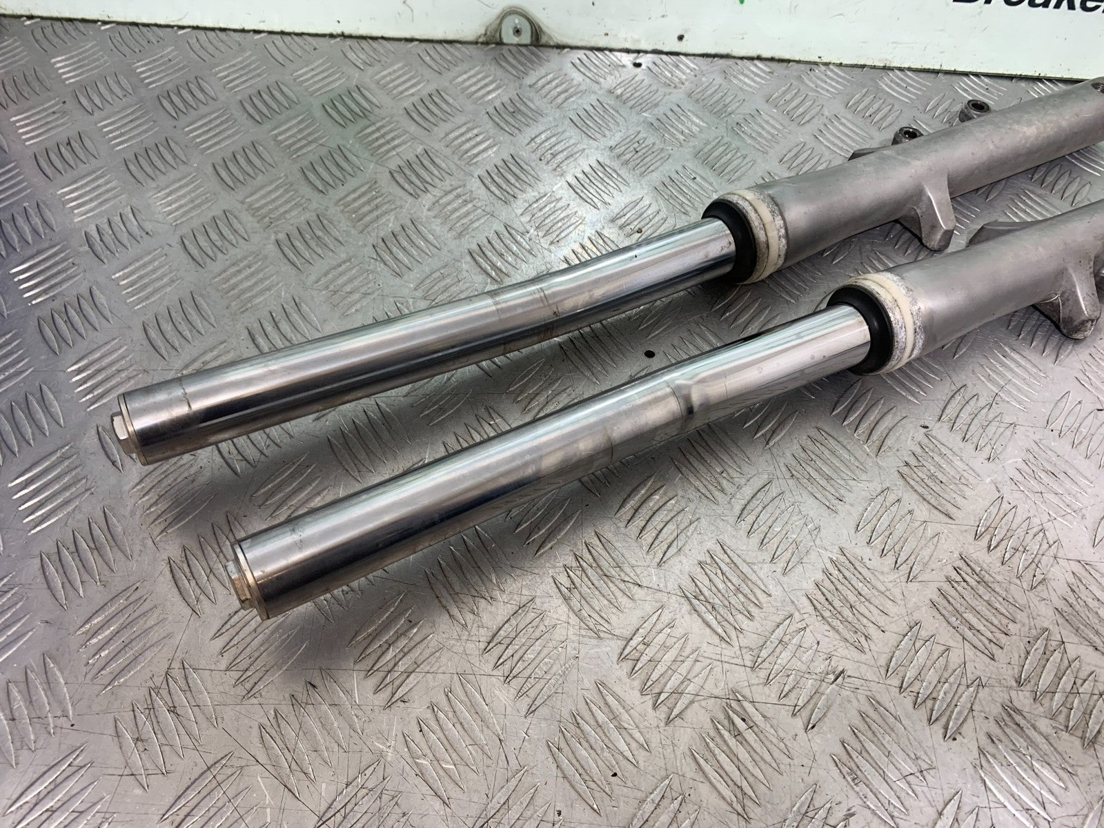 YAMAHA XVS 1300 MIDNIGHT STAR FORKS (BENT SOLD AS PARTS) YEAR 2007-16 (CMB1200)