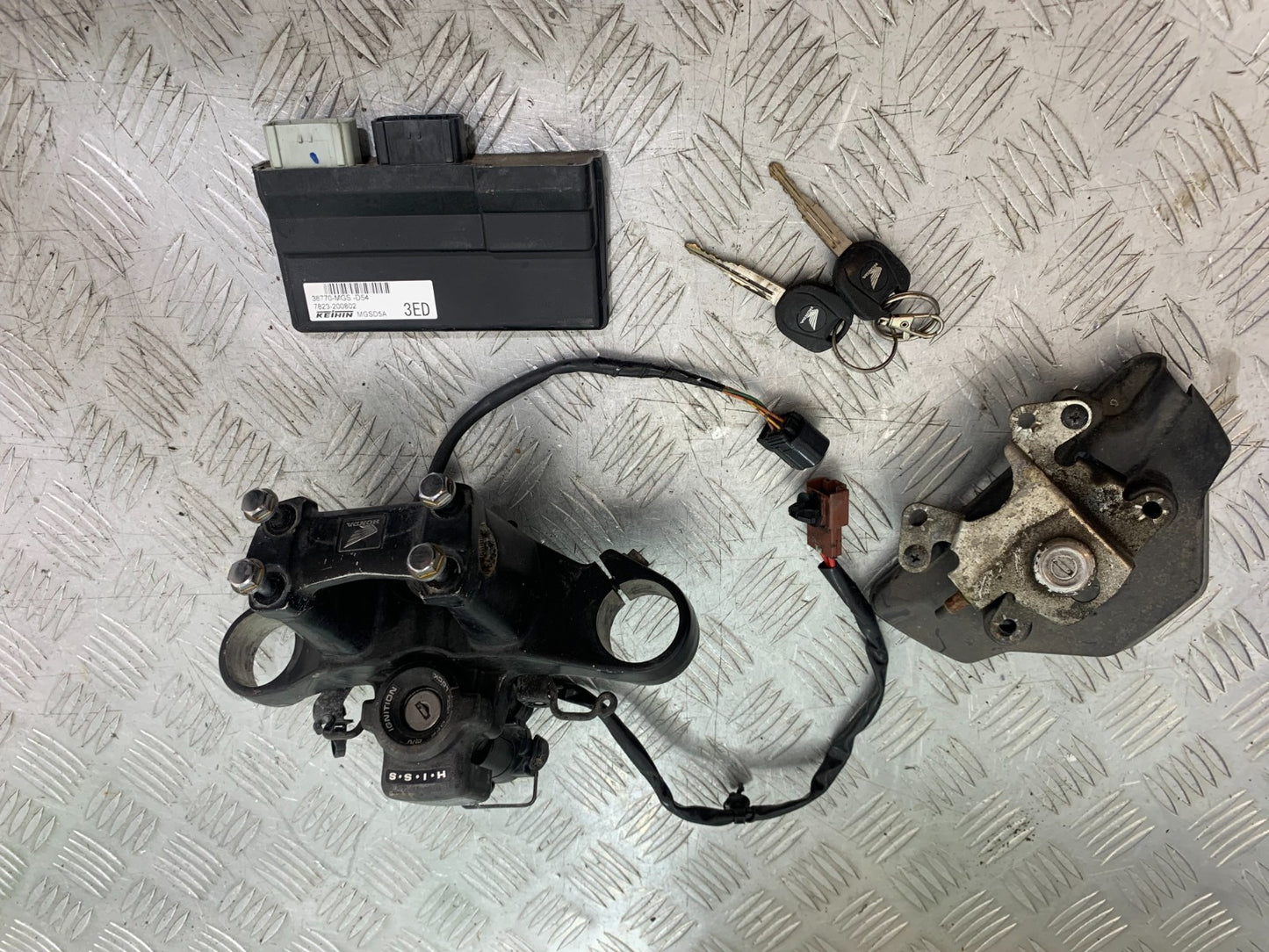 HONDA NC700 X ECU LOCKS KEYS  YEAR 2012-2014 (CMB1327)