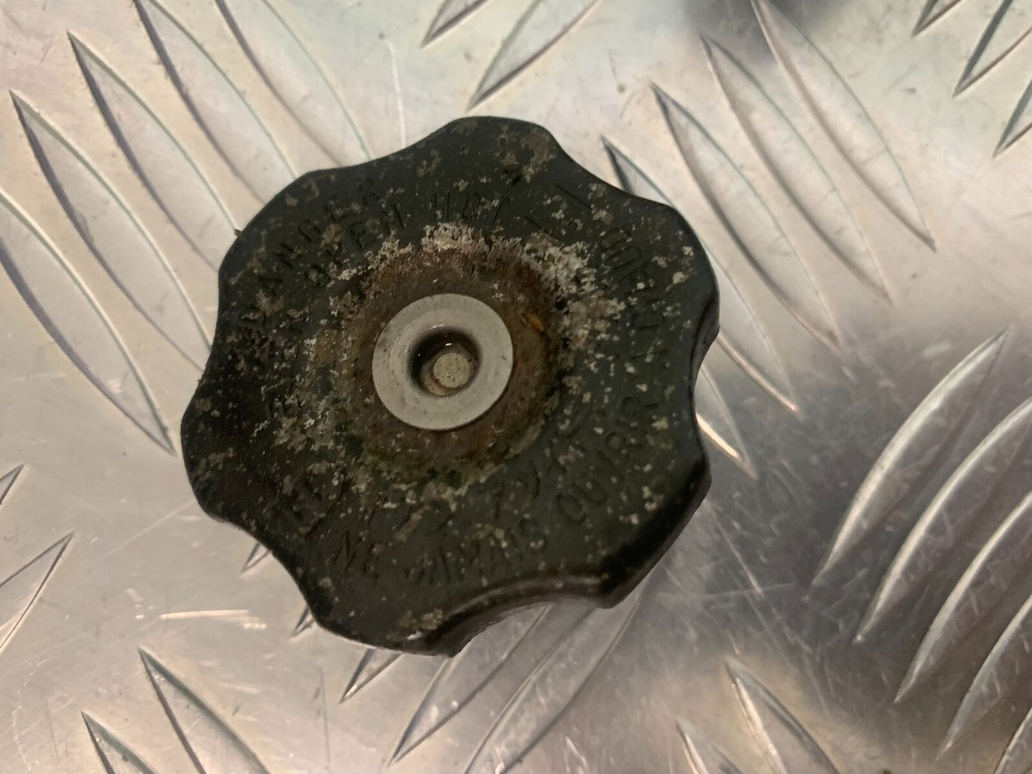 KAWASAKI ZX6R ZX6 J RADIATOR CAP  YEAR 2000 (STOCK 947)