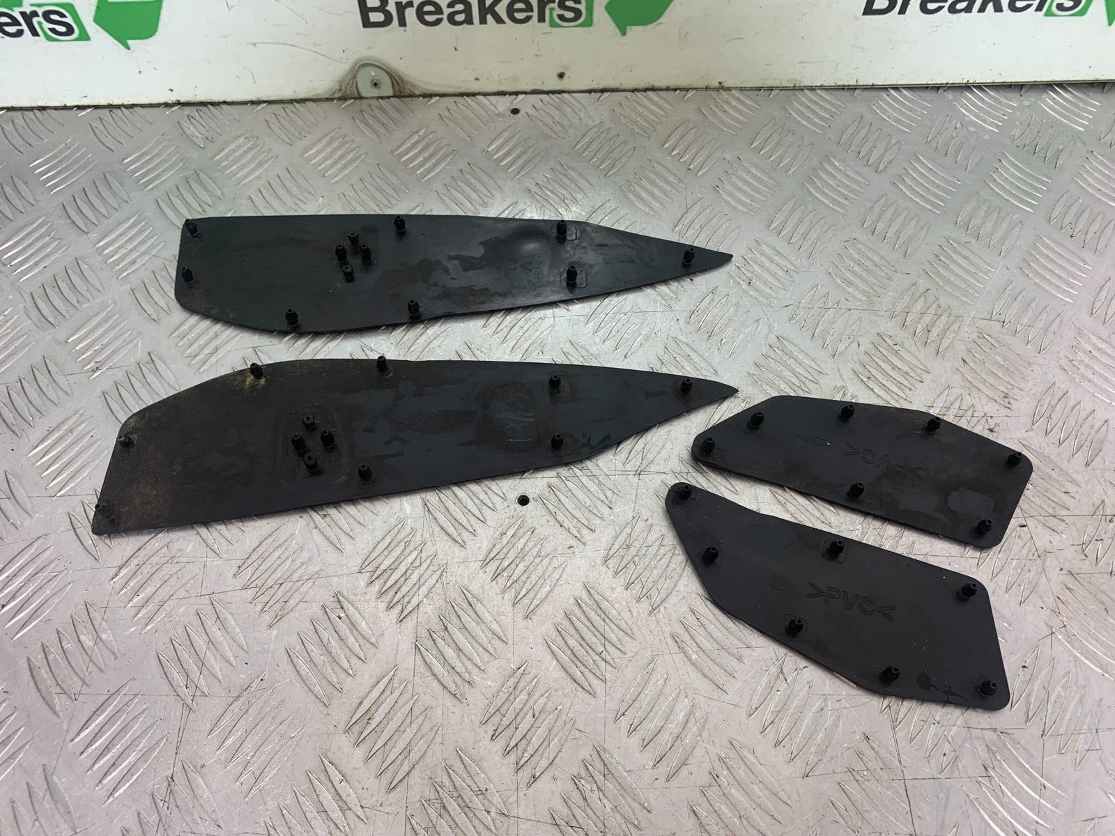 YAMAHA XMAX 300 FLOOR MATTS   YEAR 2017-2020 (CMB1218)